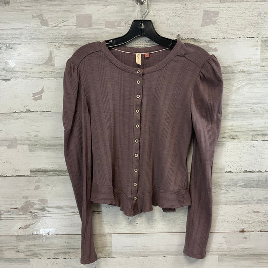 Top Long Sleeve By Pilcro In Brown, Size: M