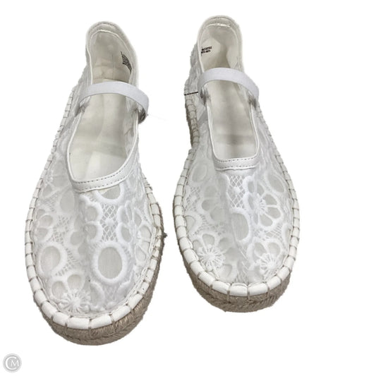 Shoes Flats By Universal Thread In White, Size: 10