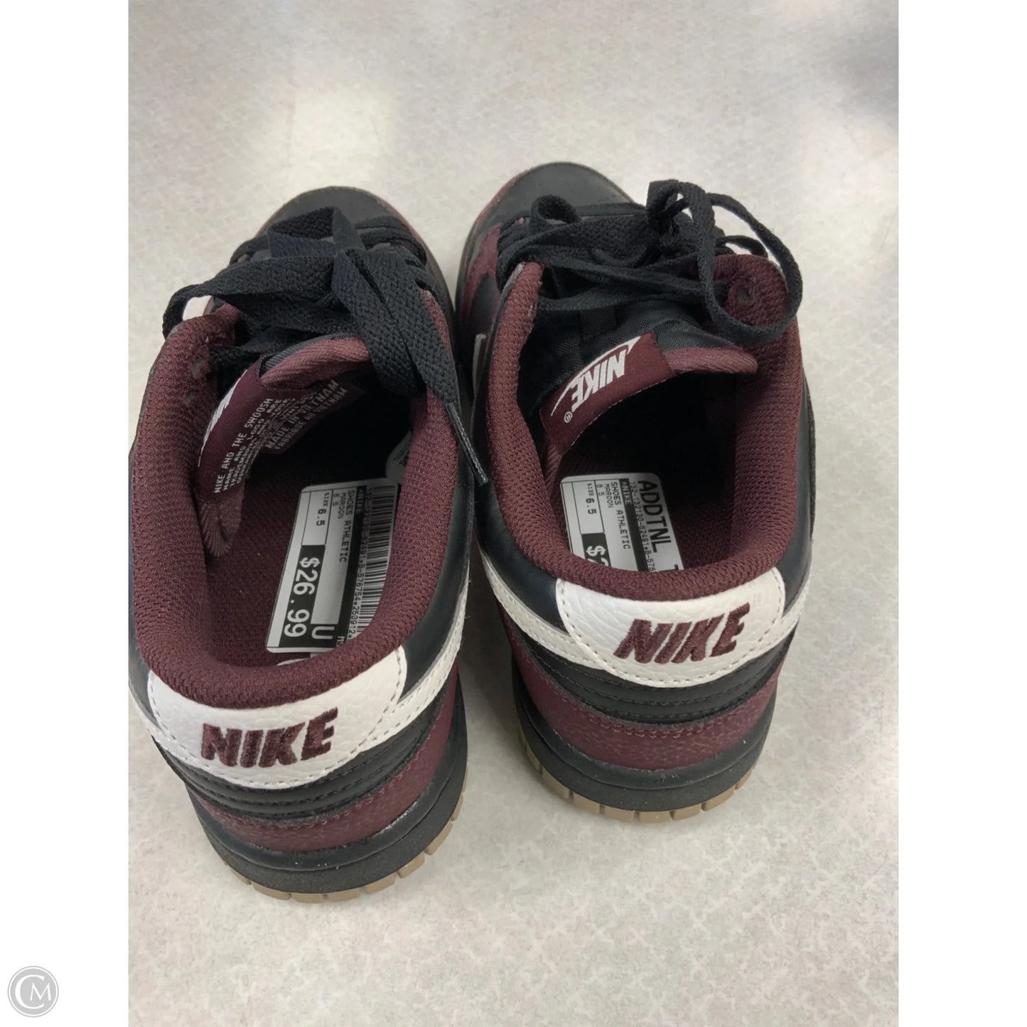 Shoes Athletic By Nike In Maroon, Size: 6.5