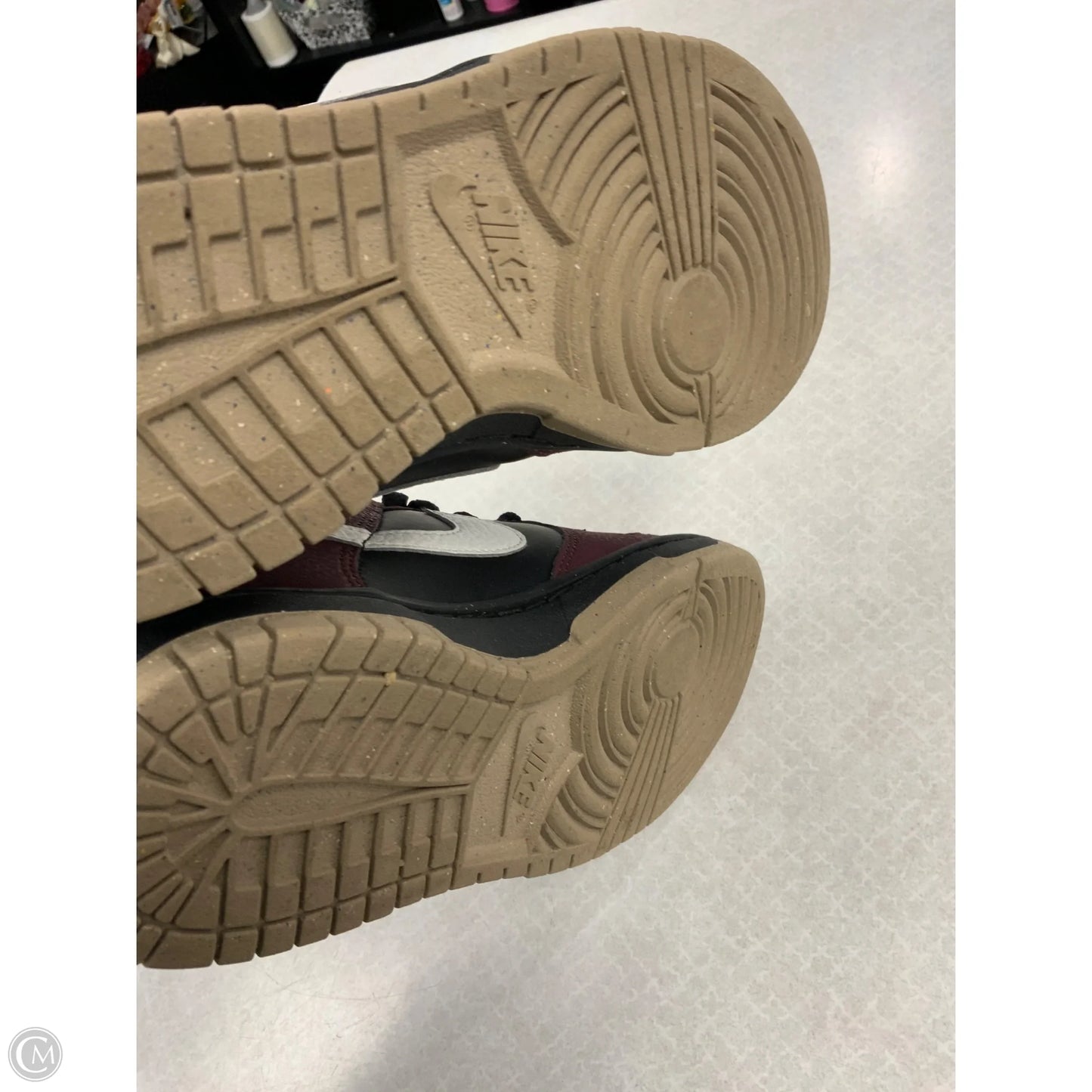 Shoes Athletic By Nike In Maroon, Size: 6.5