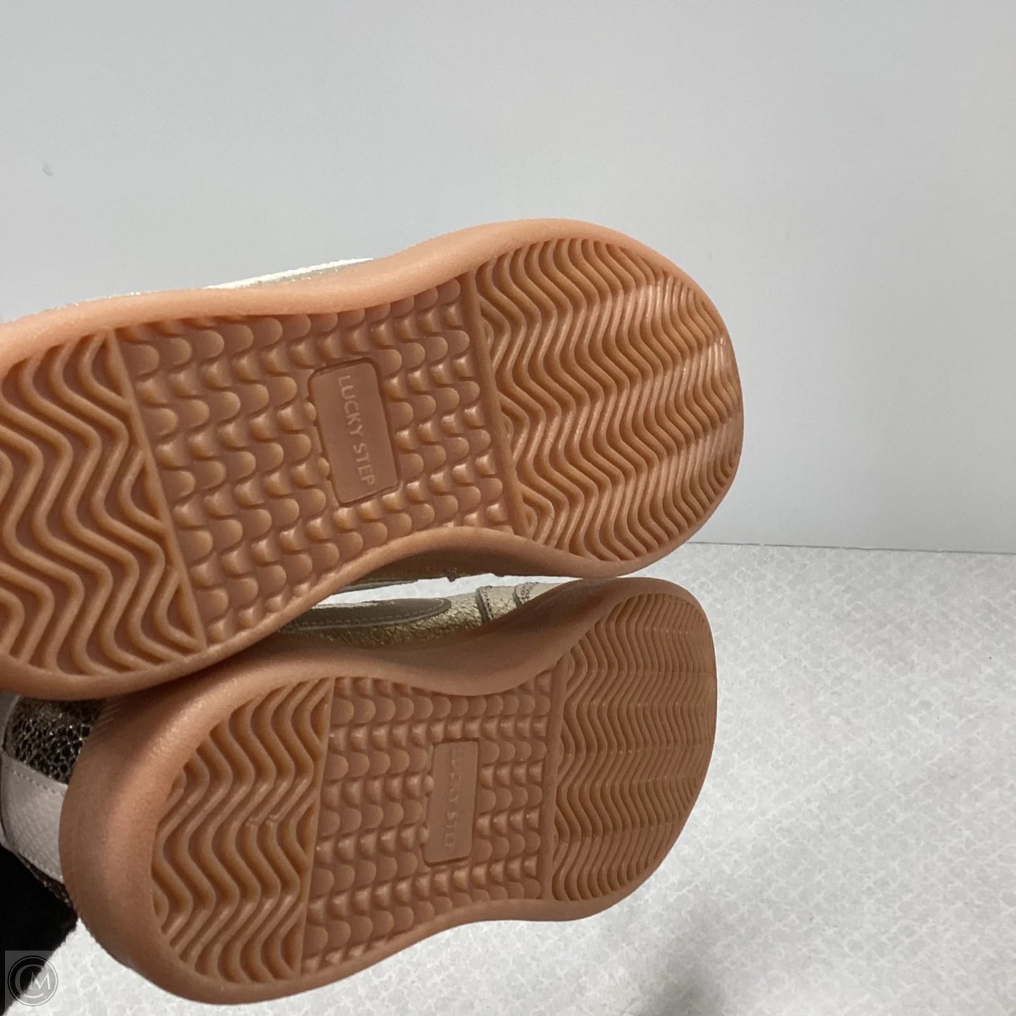 Shoes Sneakers By lucky step  In Gold, Size: 7