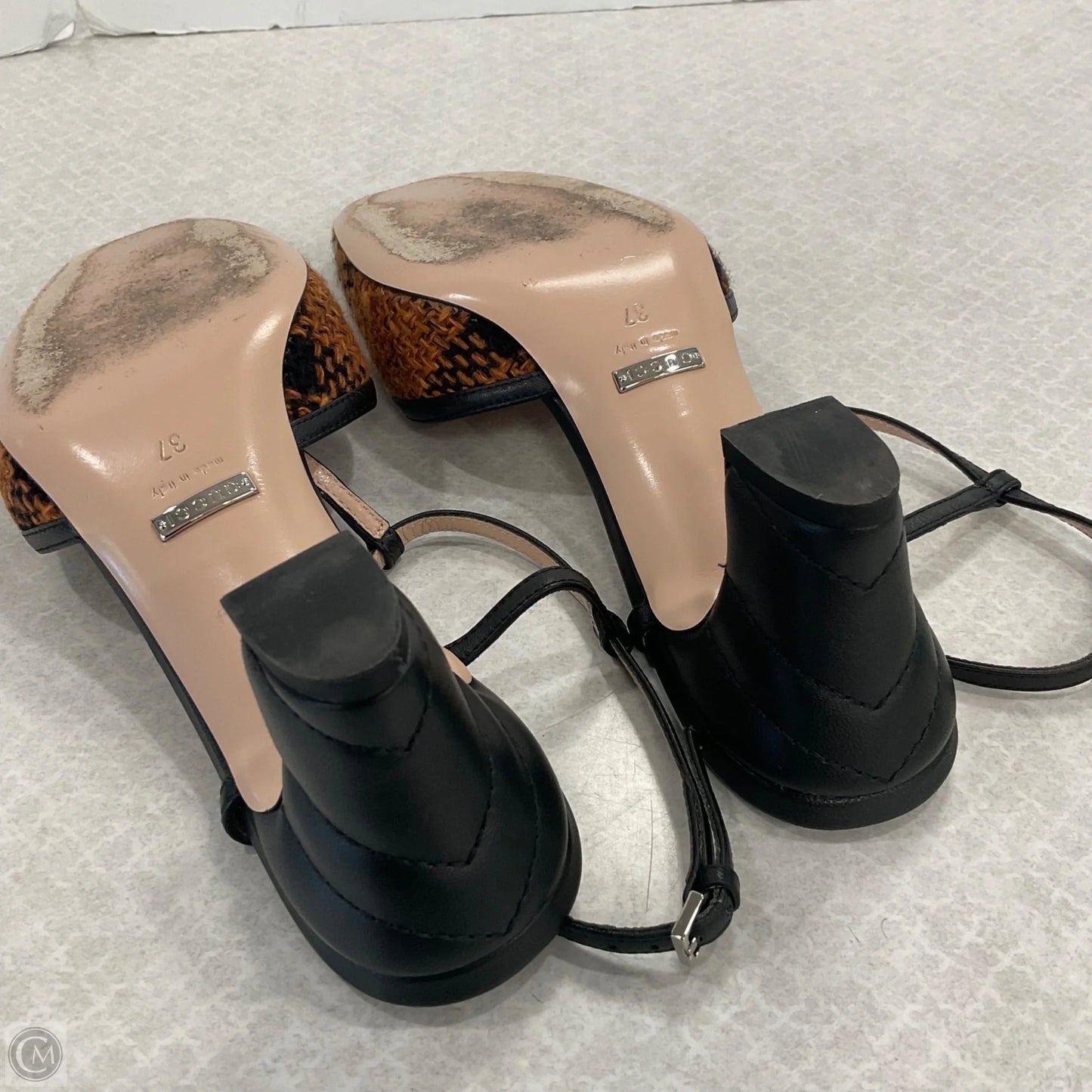 Shoes Luxury Designer By Gucci In Brown, Size: 7