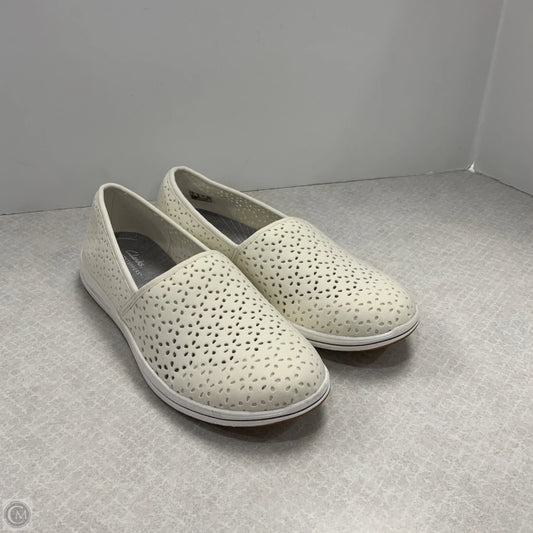 Shoes Flats By Clarks In White, Size: 10