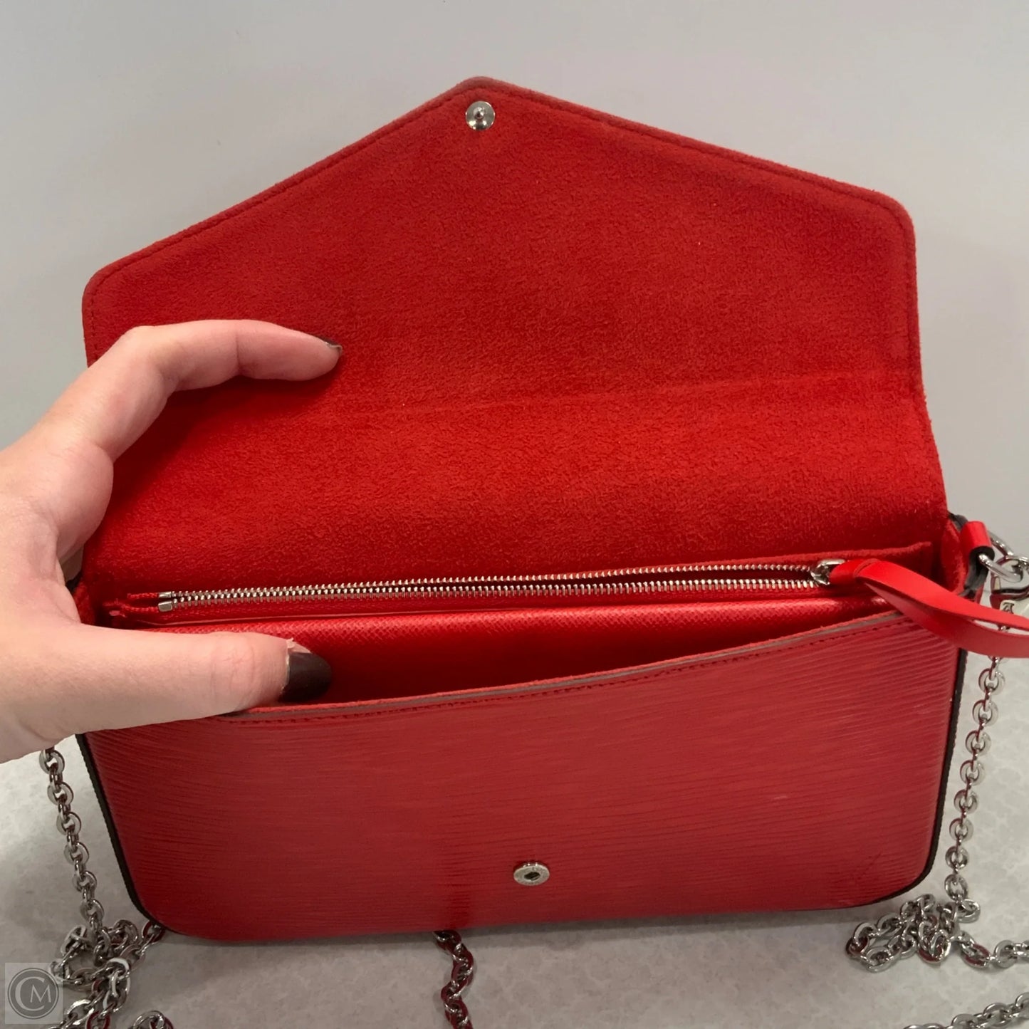 Crossbody Luxury Designer By Louis Vuitton, Size: Medium