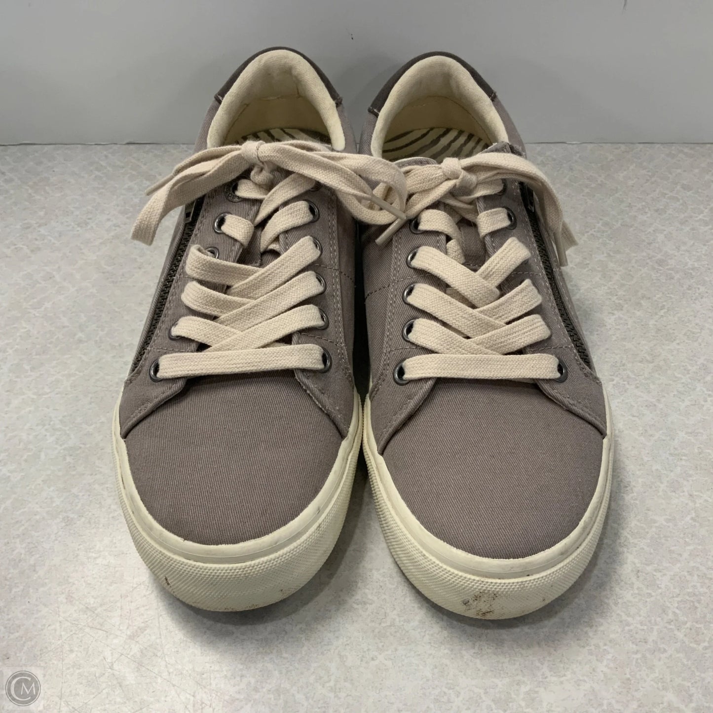Shoes Sneakers By Taos In Grey, Size: 7