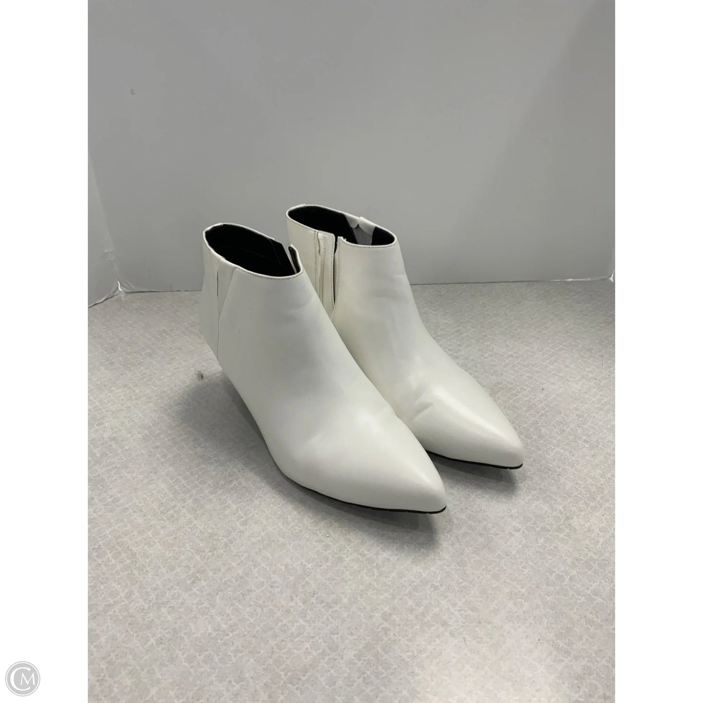 Boots Ankle Heels By Kenneth Cole Reaction In White, Size: 9.5