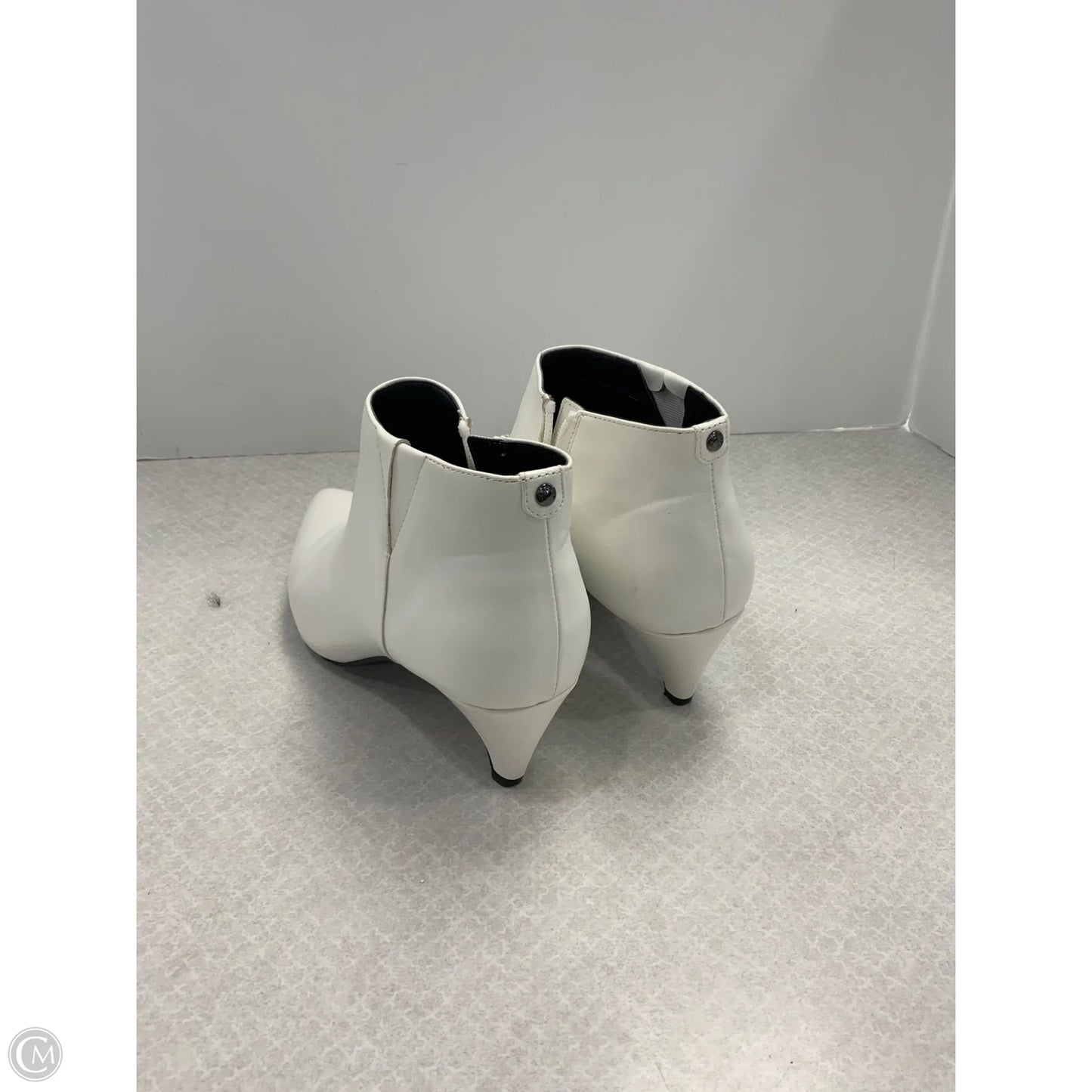 Boots Ankle Heels By Kenneth Cole Reaction In White, Size: 9.5