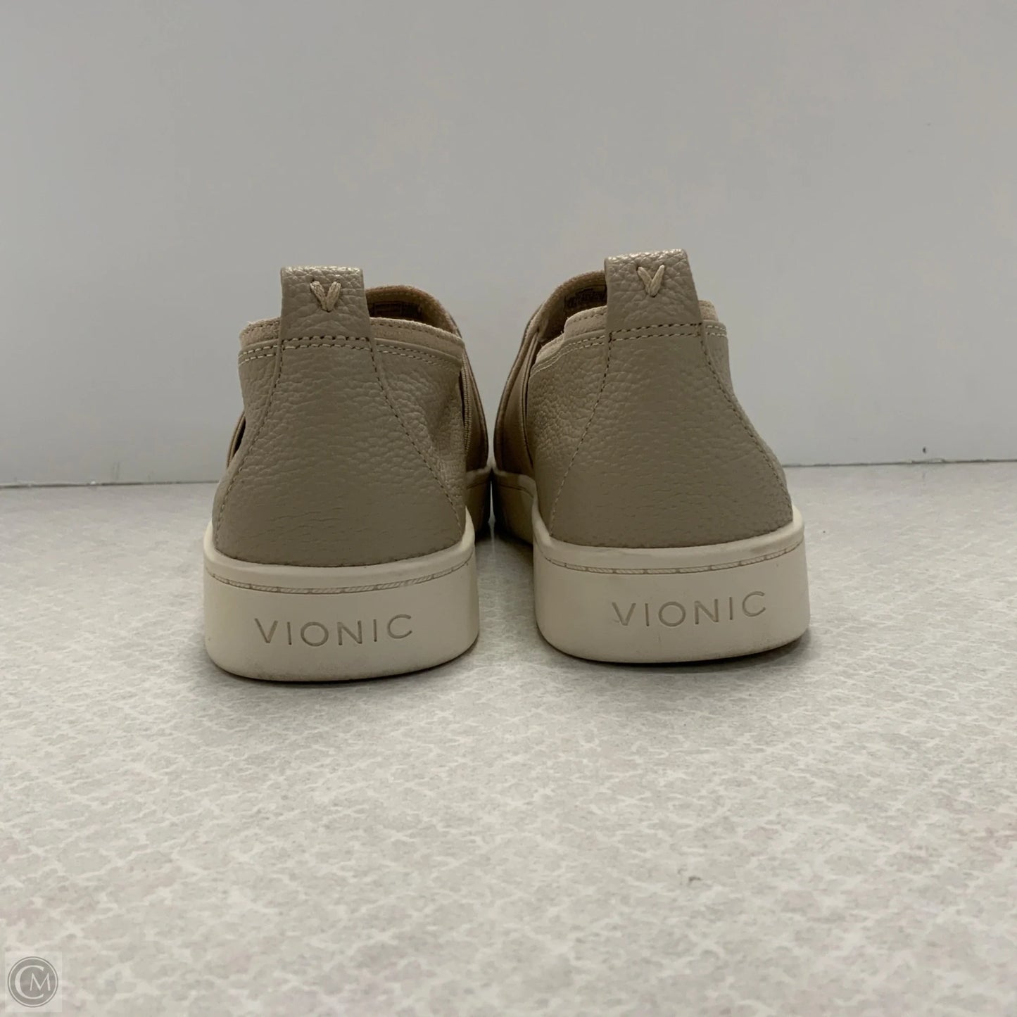 Shoes Flats By Vionic In Grey, Size: 8