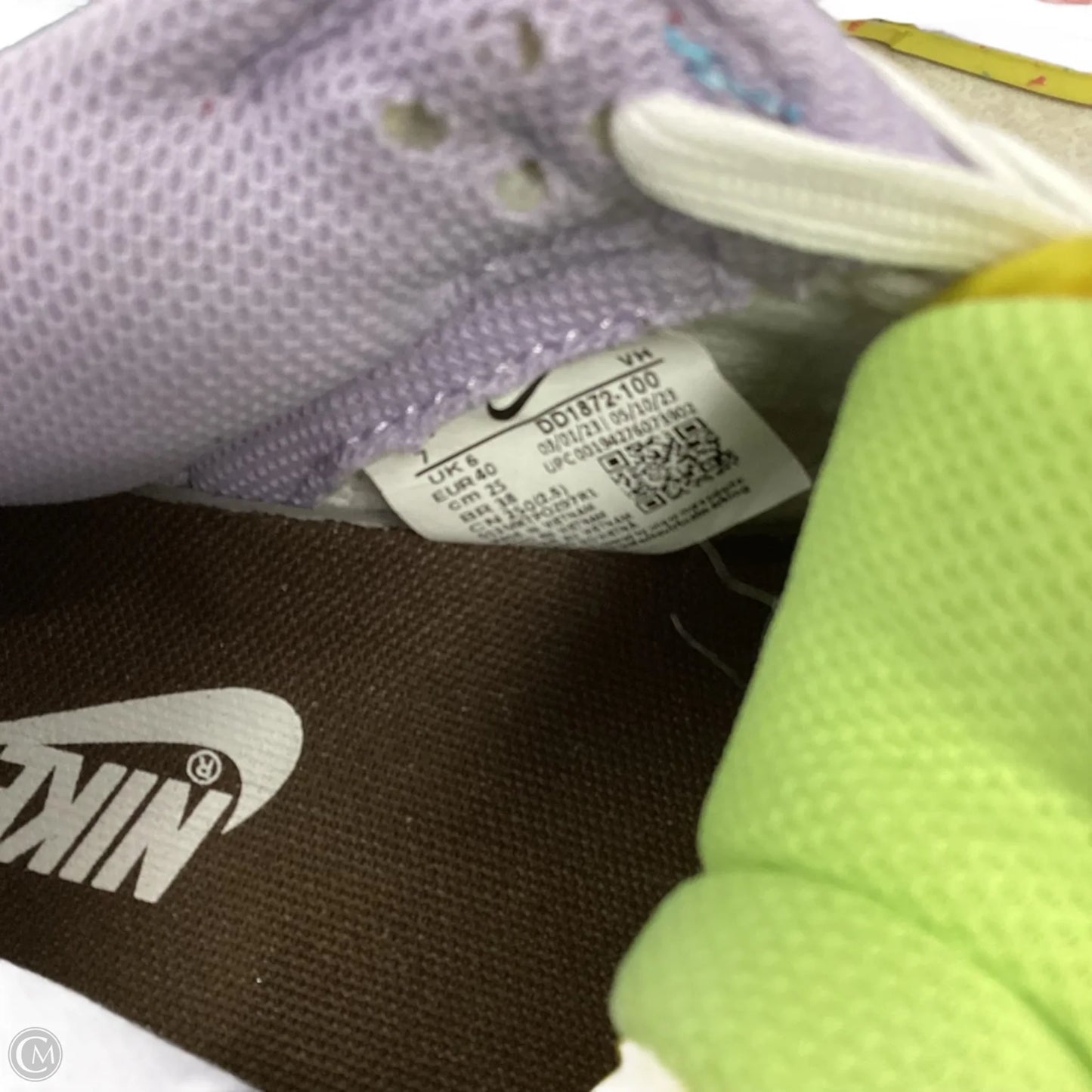 Shoes Athletic By Nike In White, Size: 7