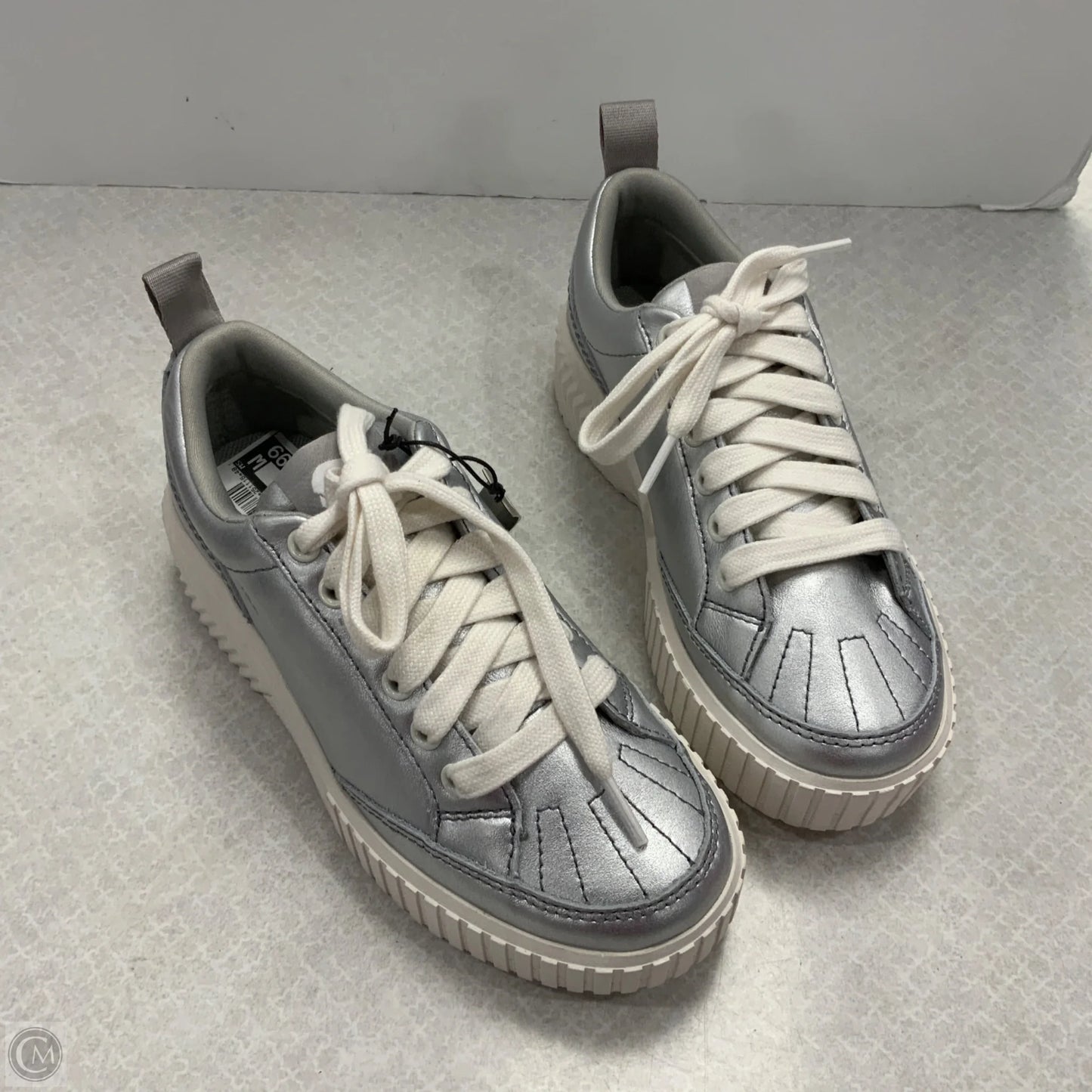 Shoes Sneakers By Sorel In Silver, Size: 6