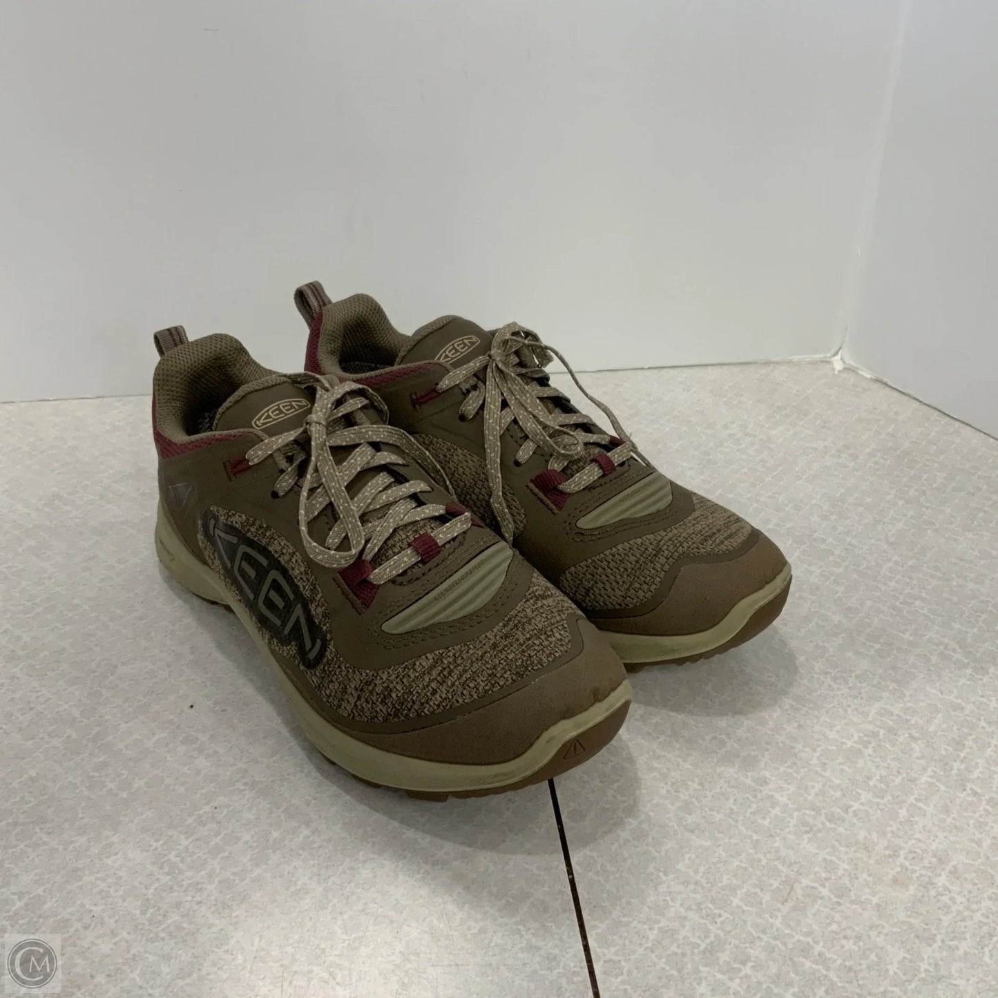 Shoes Sneakers By Keen In Brown, Size: 6