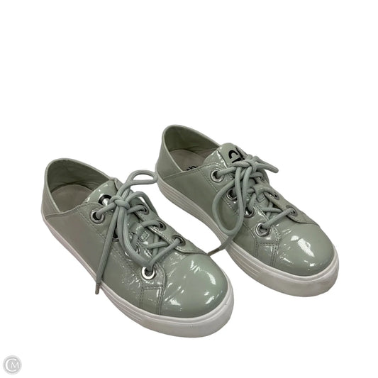 Shoes Sneakers By Earth In Green, Size: 6