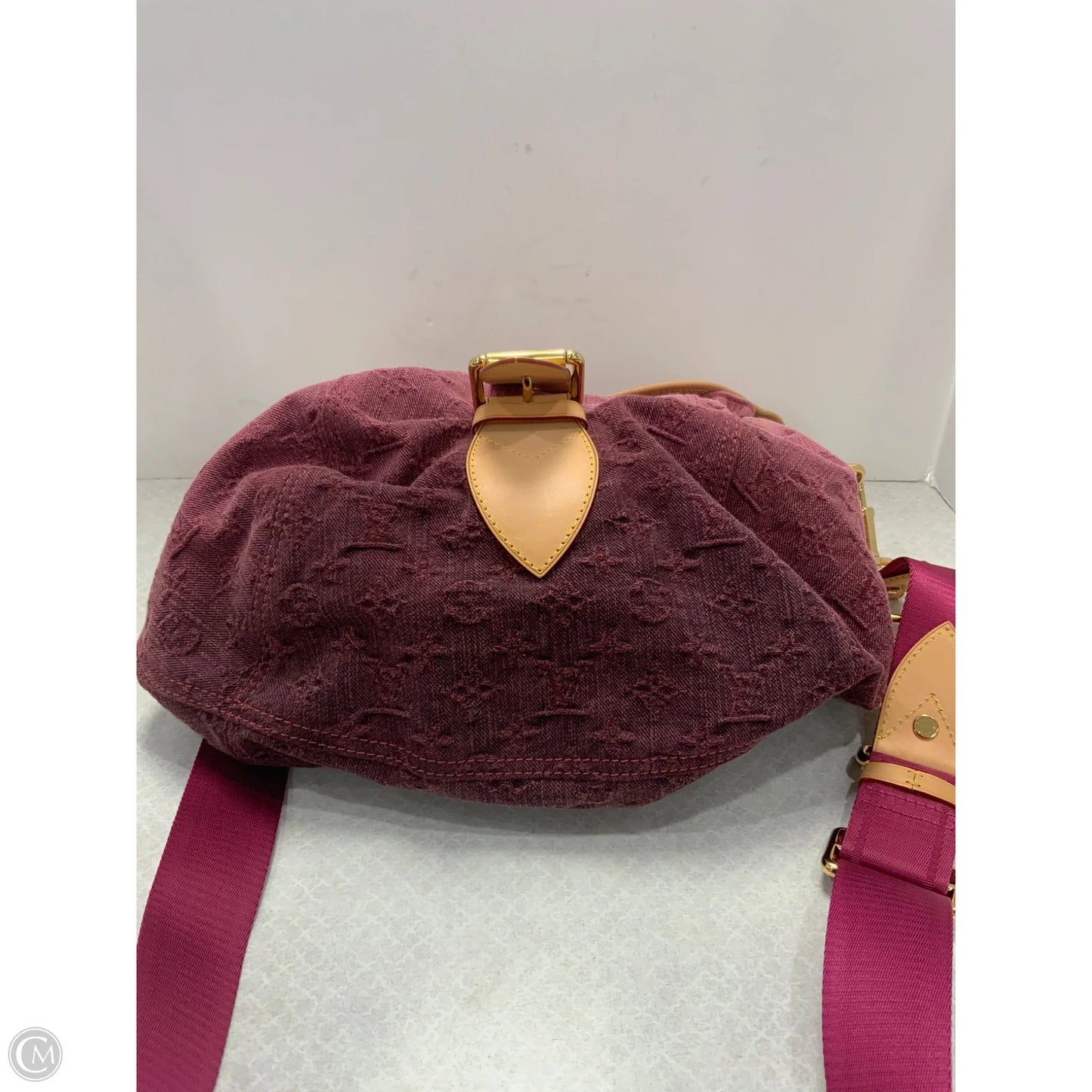 Handbag Luxury Designer By Louis Vuitton, Size: Medium