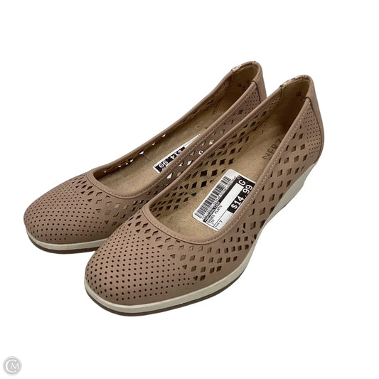 Shoes Flats By Naturalizer In Tan, Size: 7