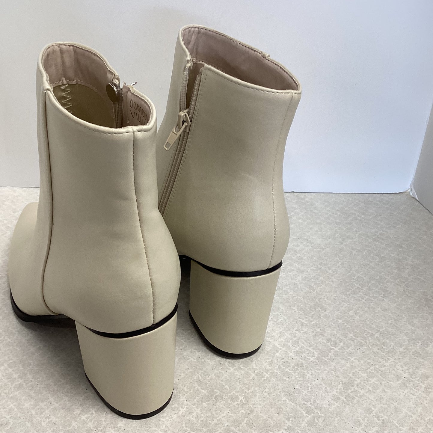 Boots Ankle Heels By Shu Shop In Cream, Size: 10