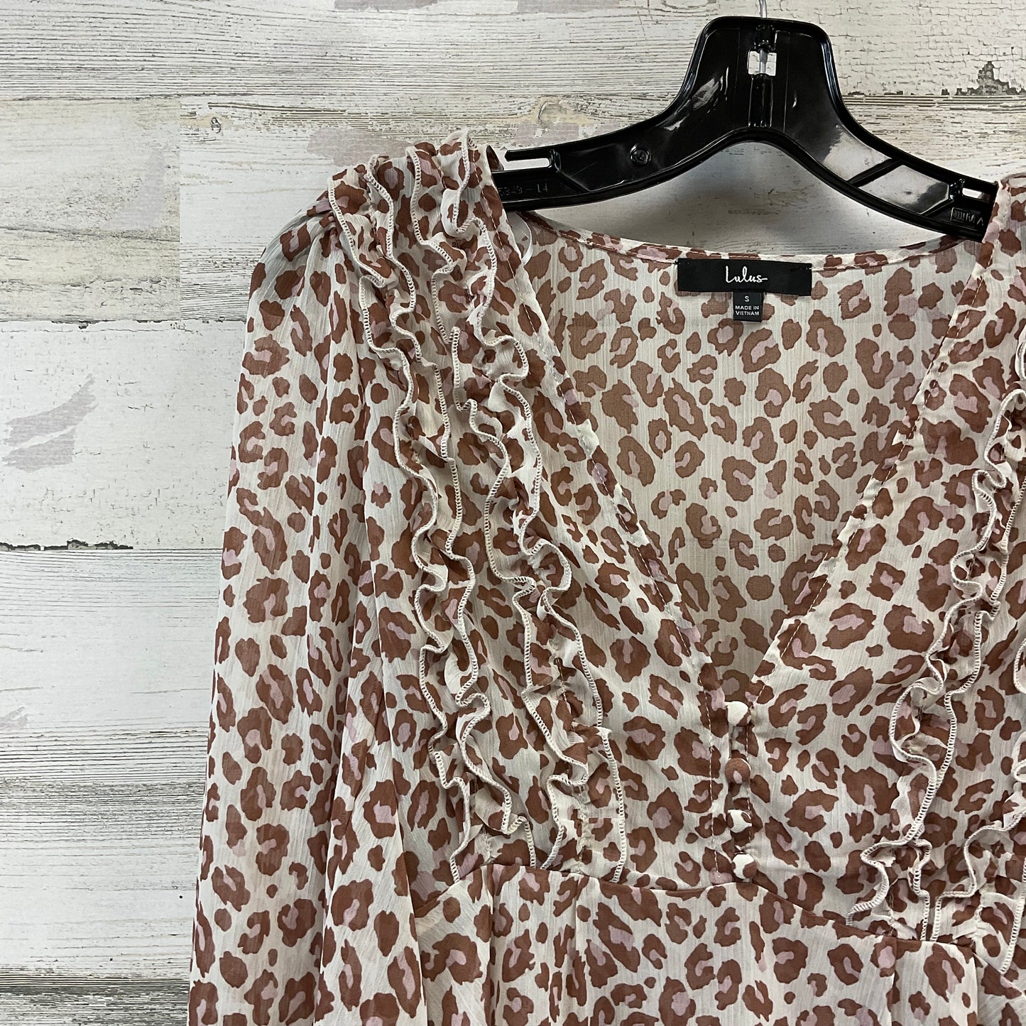 Top Long Sleeve By Lulu In Brown, Size: S