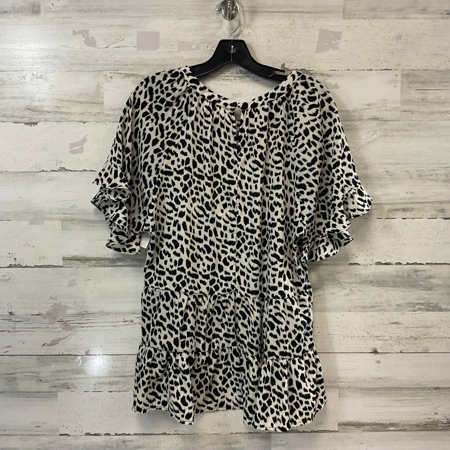 Top Short Sleeve By Umgee In Animal Print, Size: S