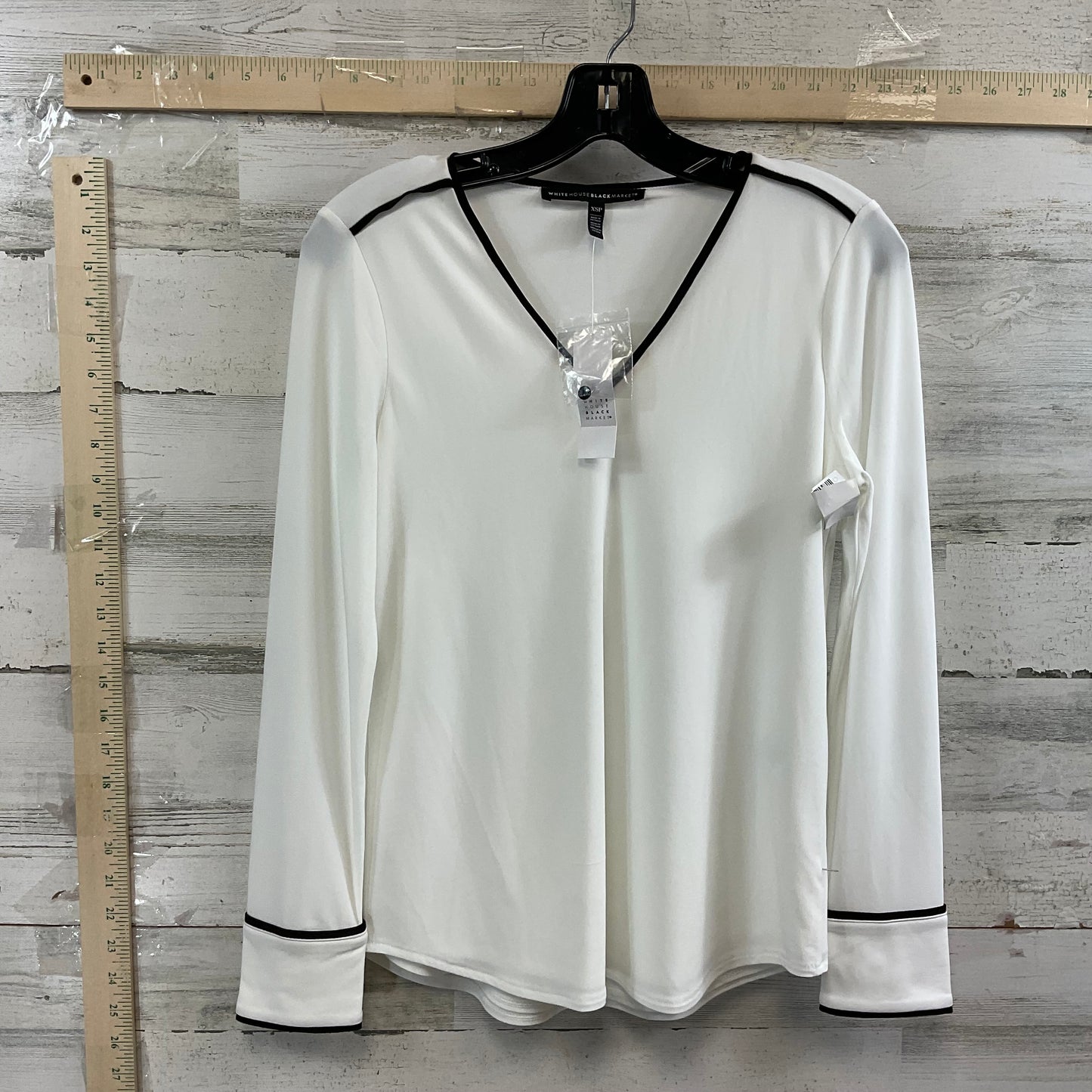 Top Long Sleeve By White House Black Market In White, Size: Xs