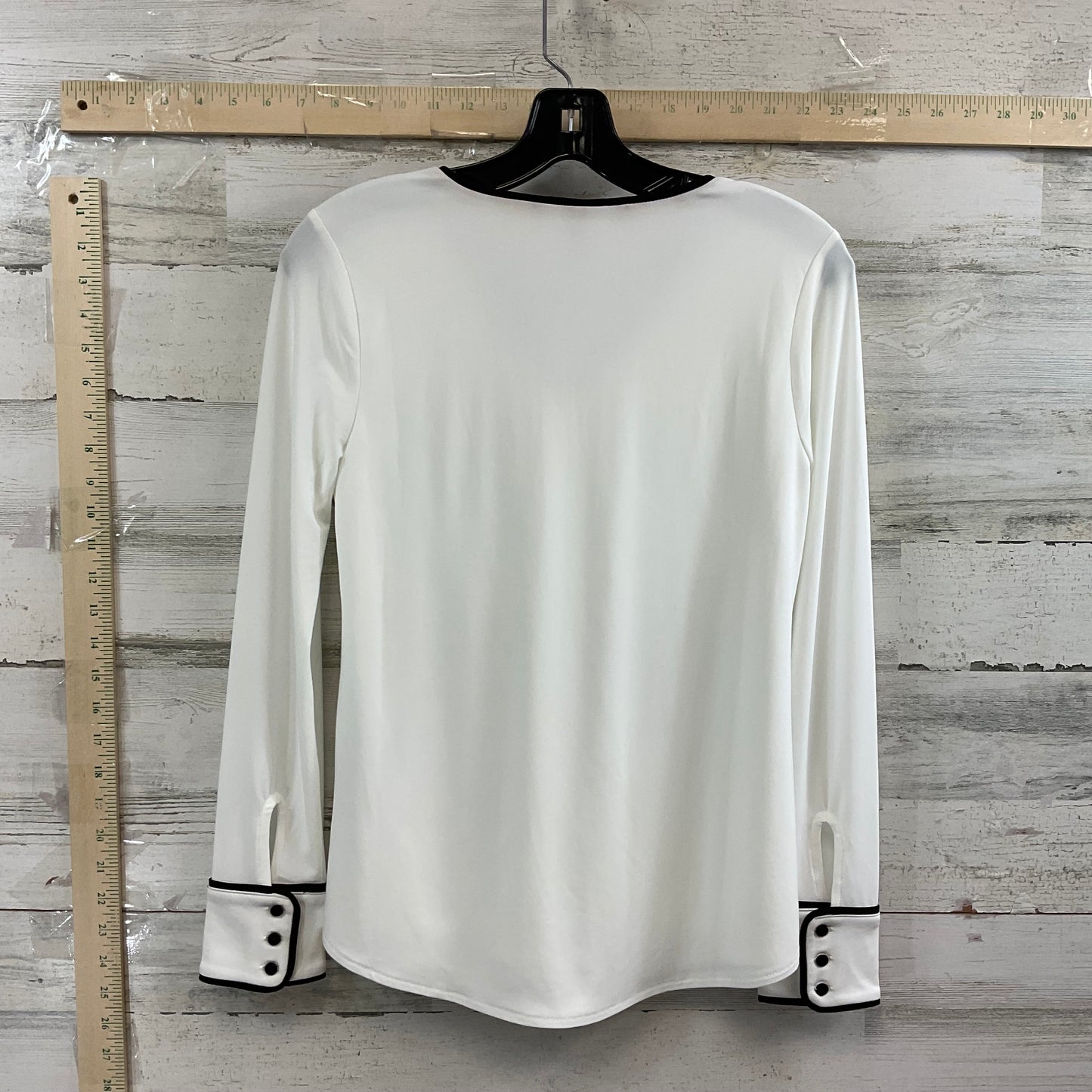 Top Long Sleeve By White House Black Market In White, Size: Xs