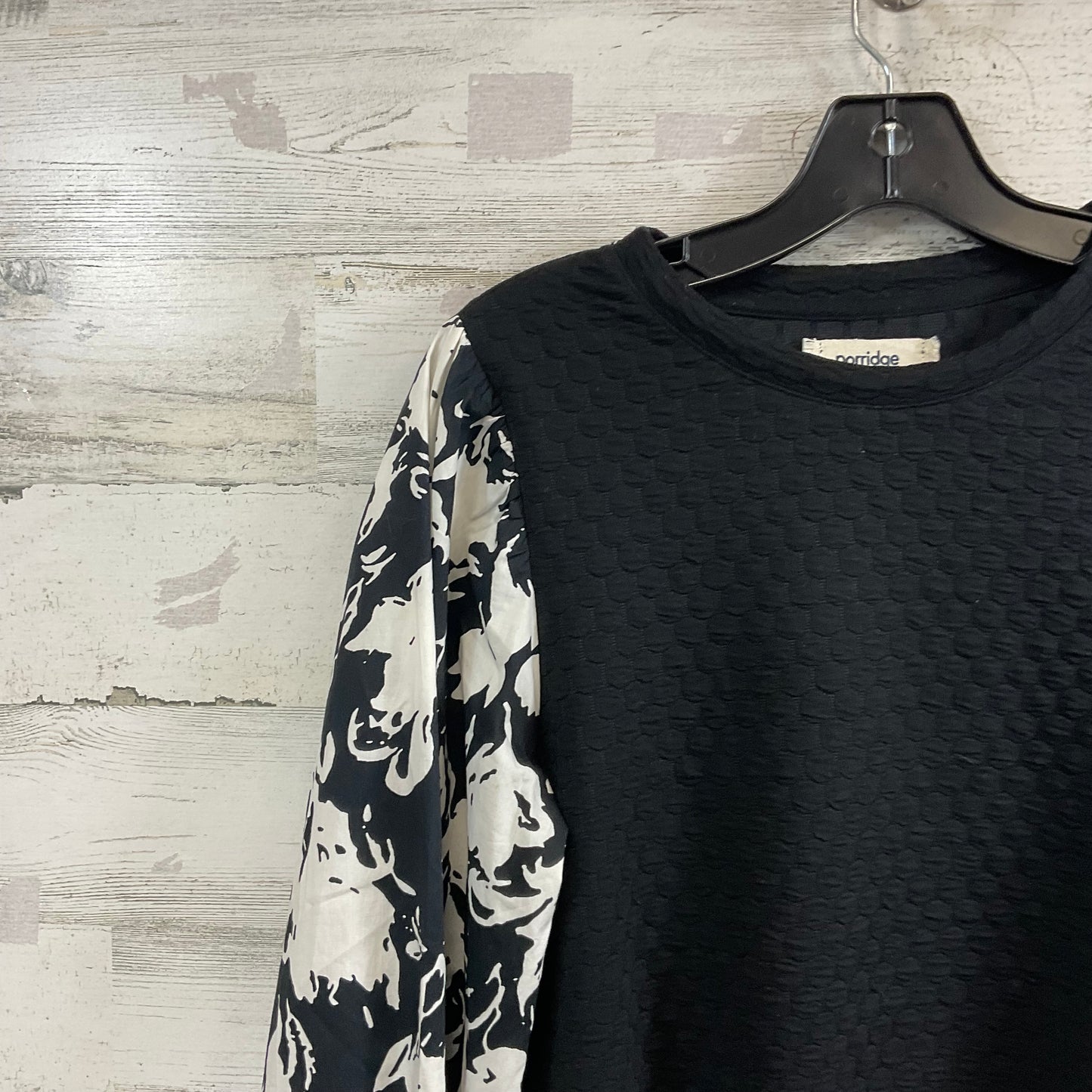 Top Long Sleeve By Porridge In Black, Size: Xs