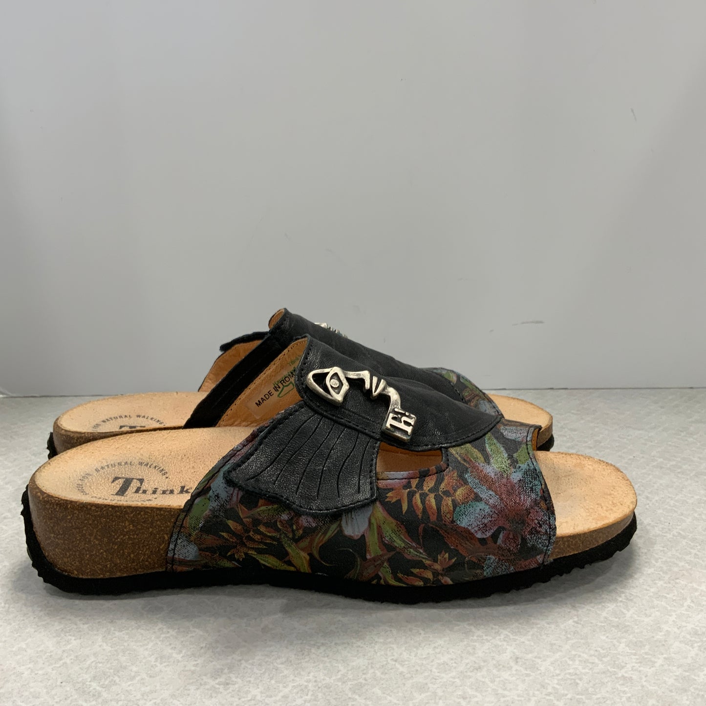 Sandals Flats By Think In Black, Size: 7.5