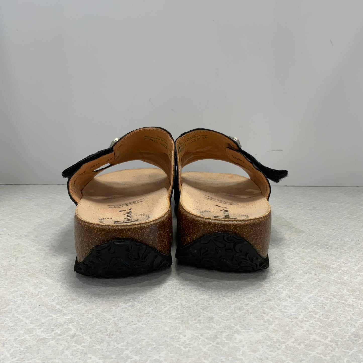 Sandals Flats By Think In Black, Size: 7.5