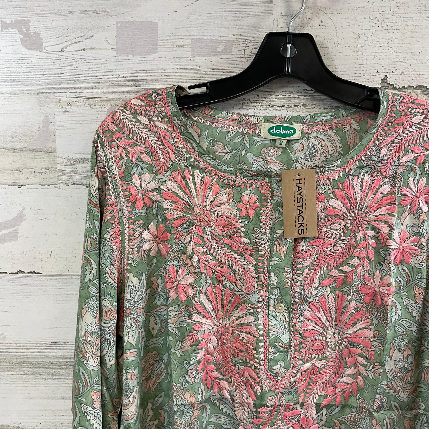 Top Long Sleeve By DOLMA In Green, Size: M