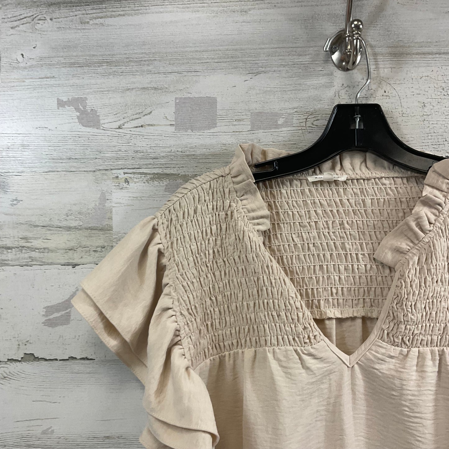 Top Short Sleeve By Jodifl In Cream, Size: L