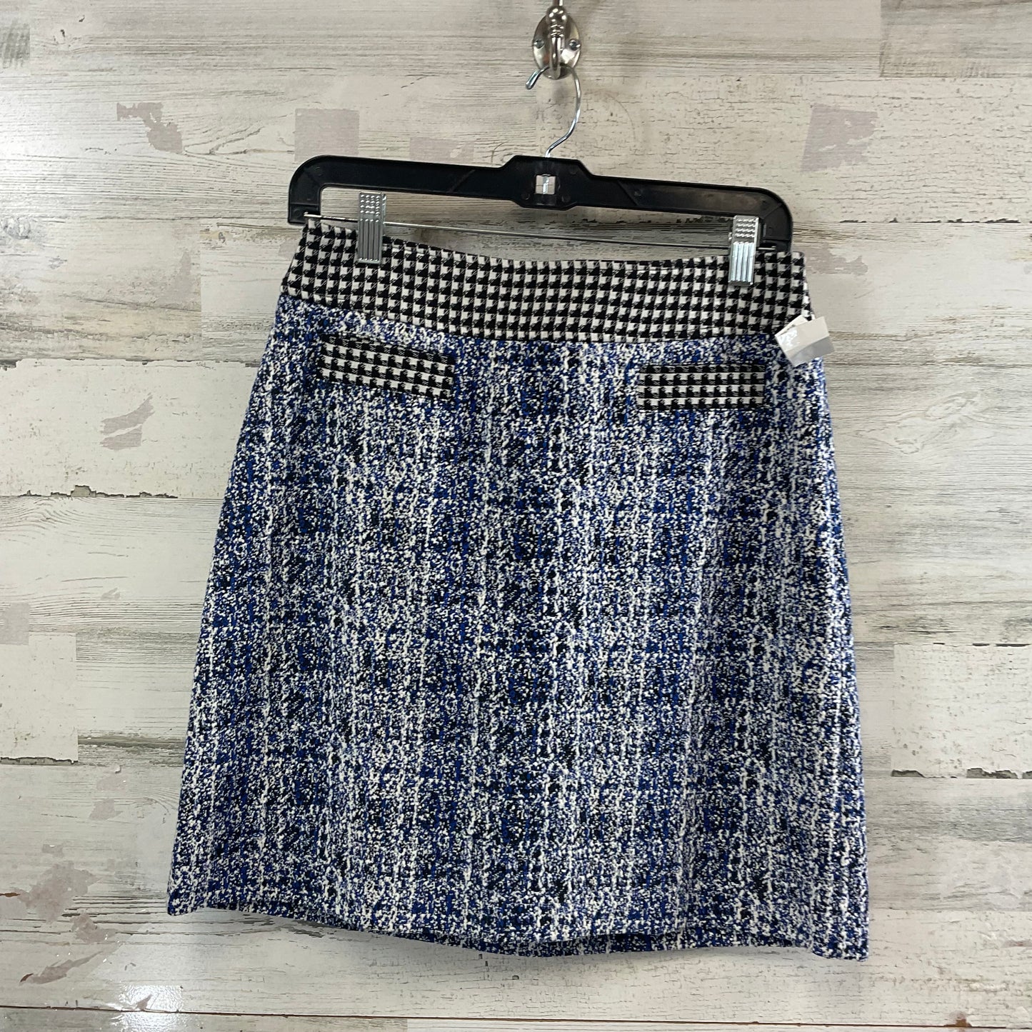 Skirt Mini & Short By Cabi In Blue, Size: 6