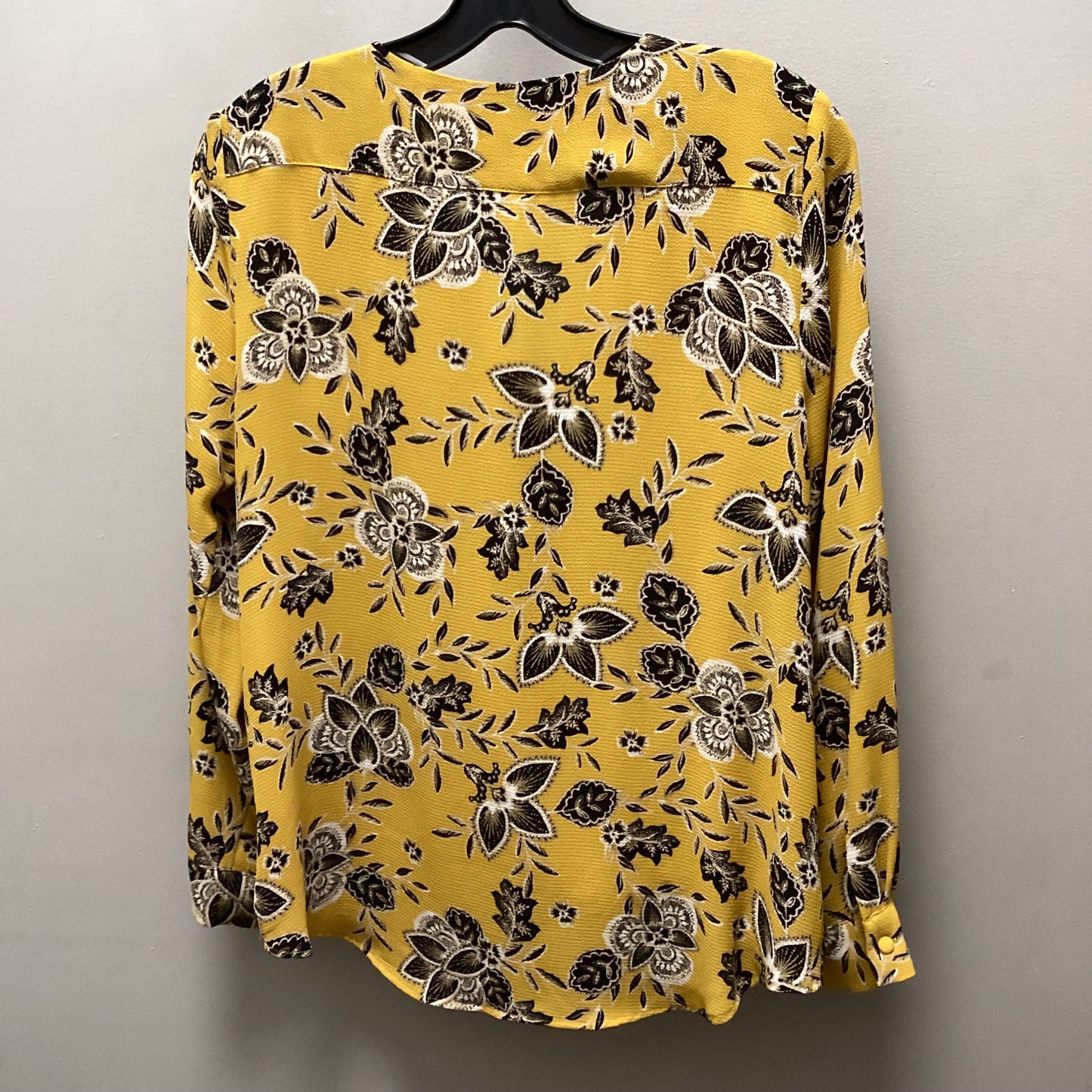 Blouse Long Sleeve By Vince Camuto In Yellow, Size: S