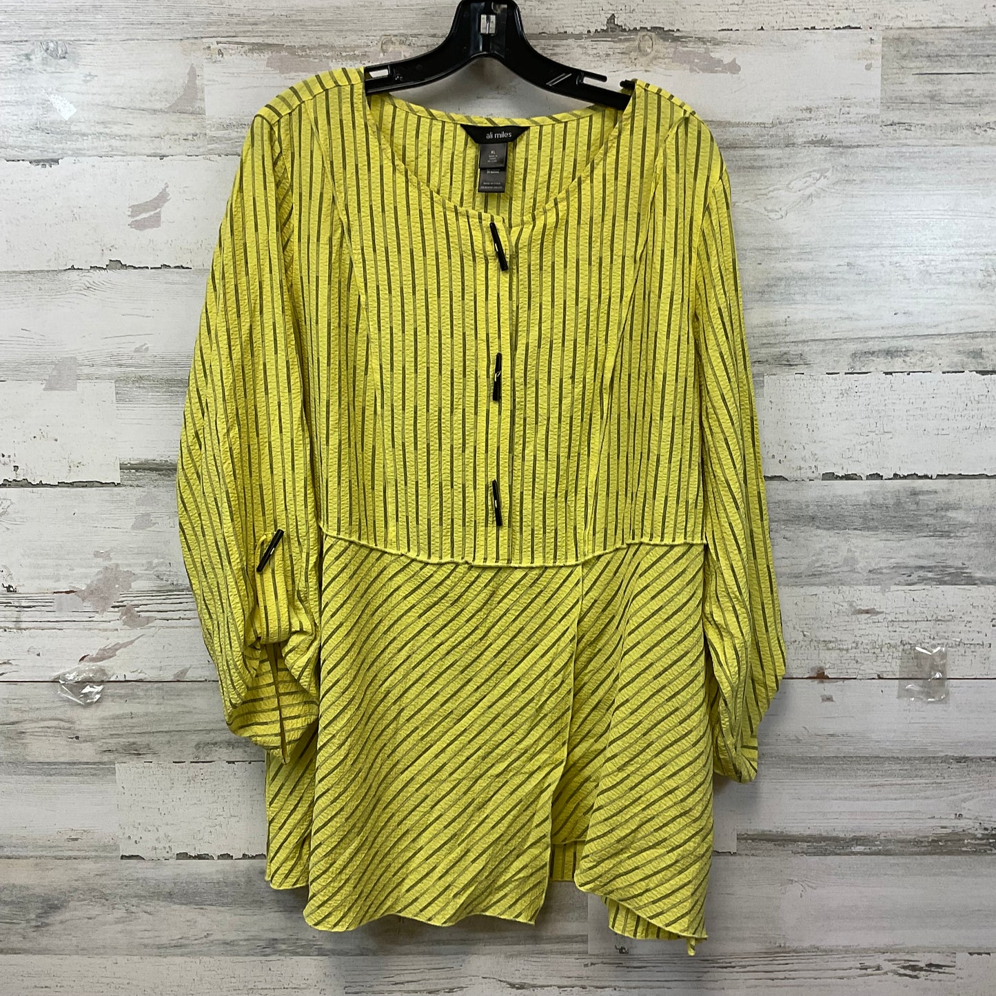 Top Long Sleeve By Ali Miles In Yellow, Size: Xl