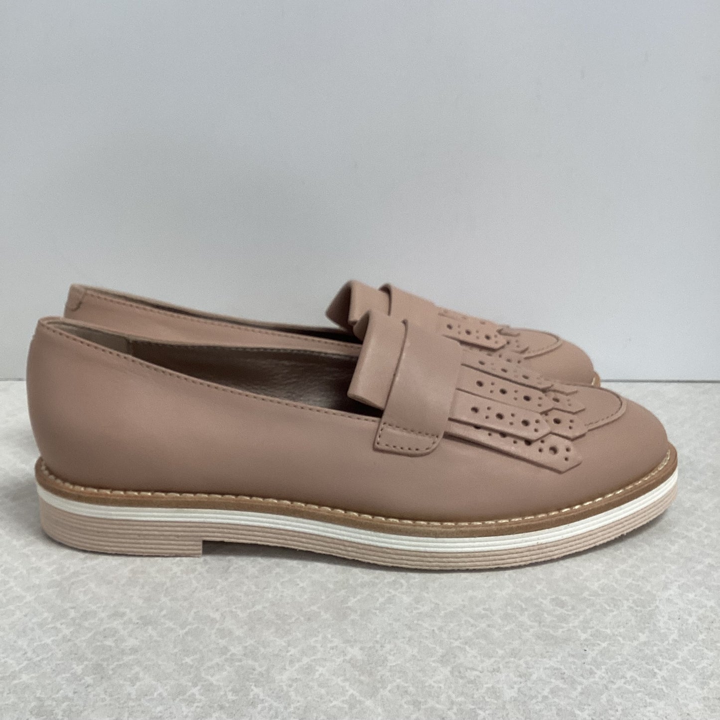 Shoes Flats By Agl In Brown, Size: 8