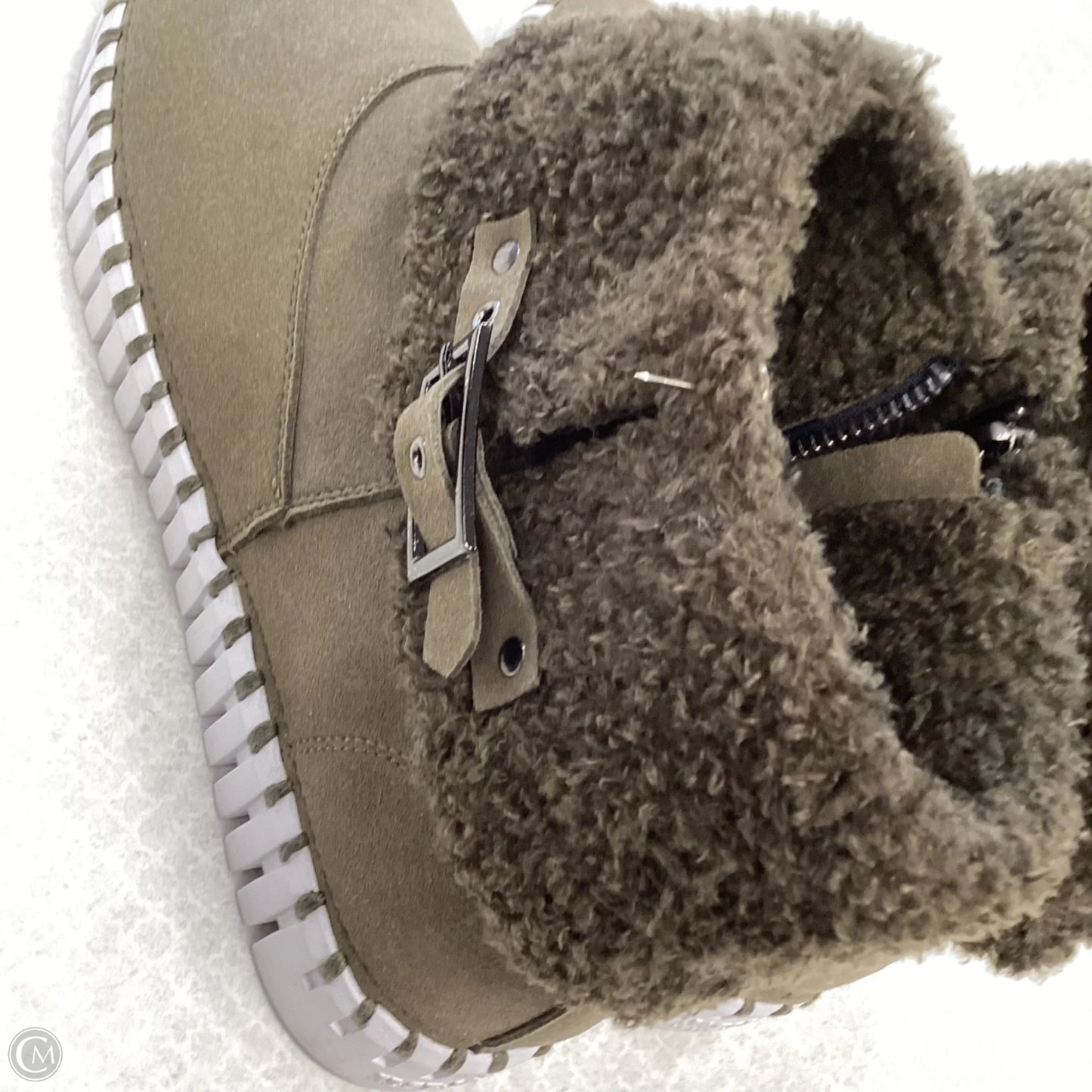 Boots Ankle Flats By isle Jacobsen  In Green, Size: 10