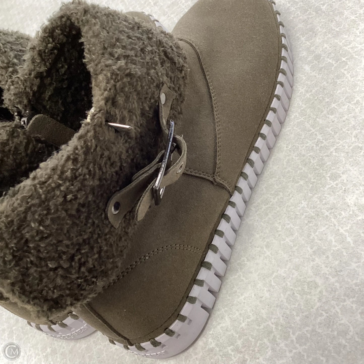 Boots Ankle Flats By isle Jacobsen  In Green, Size: 10