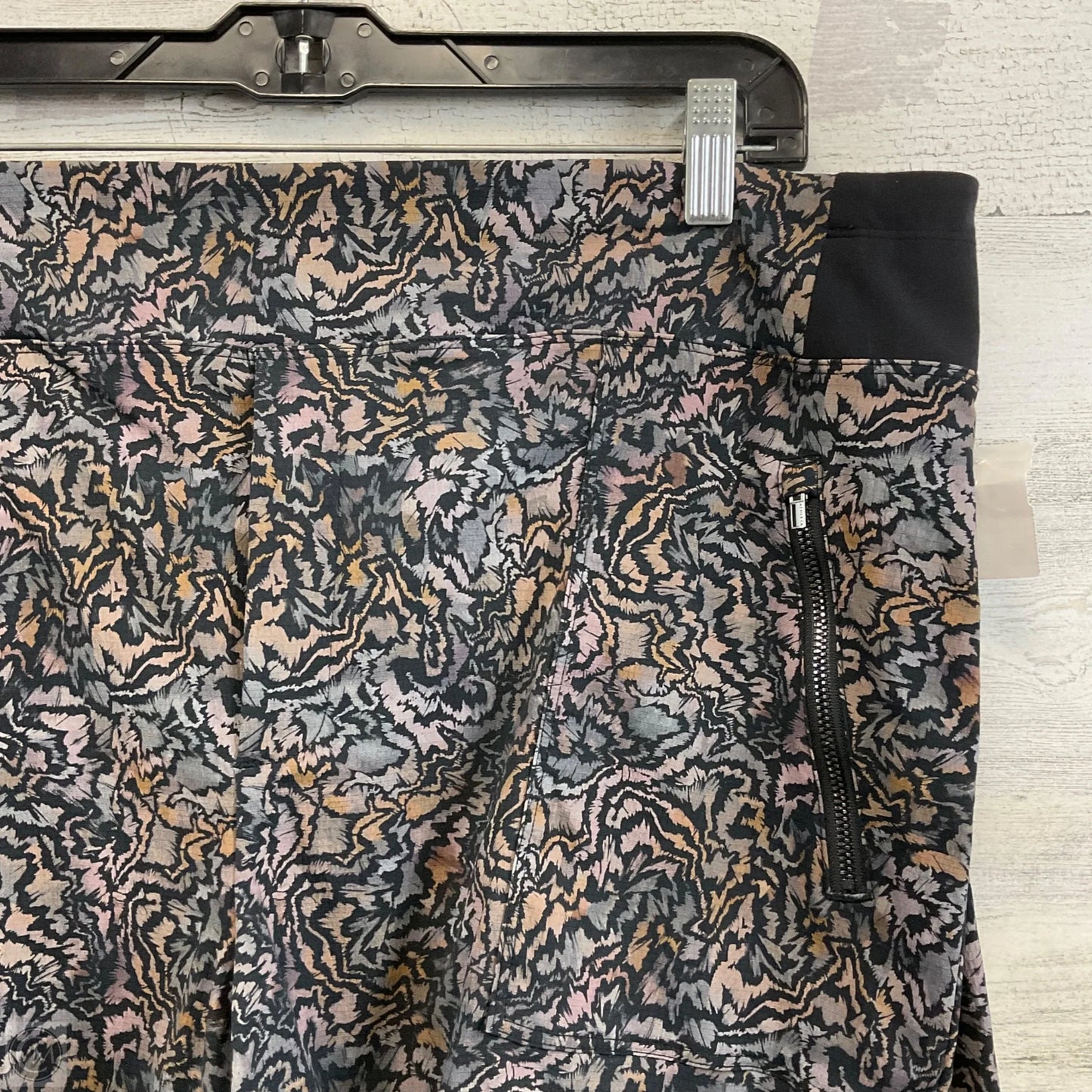 Athletic Shorts By Athleta In Black, Size: Xl