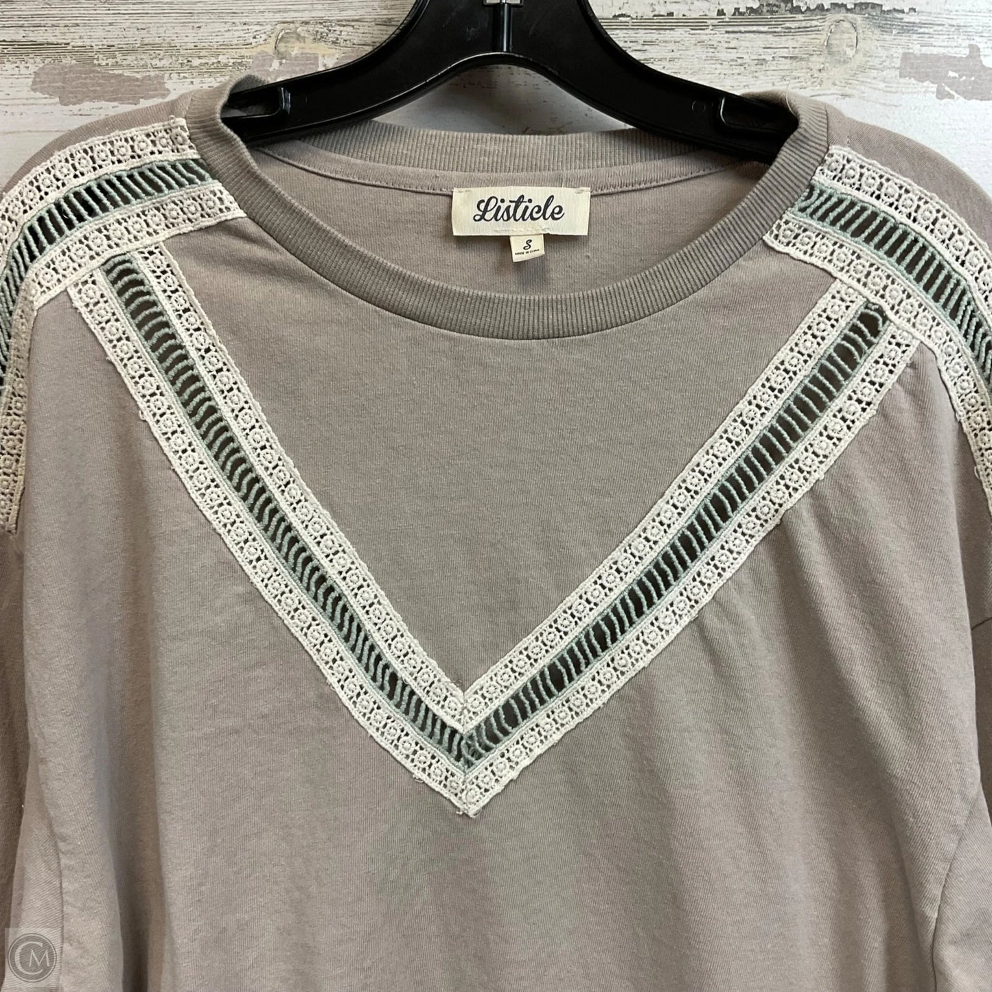 Top Long Sleeve By Listicle In Beige, Size: S