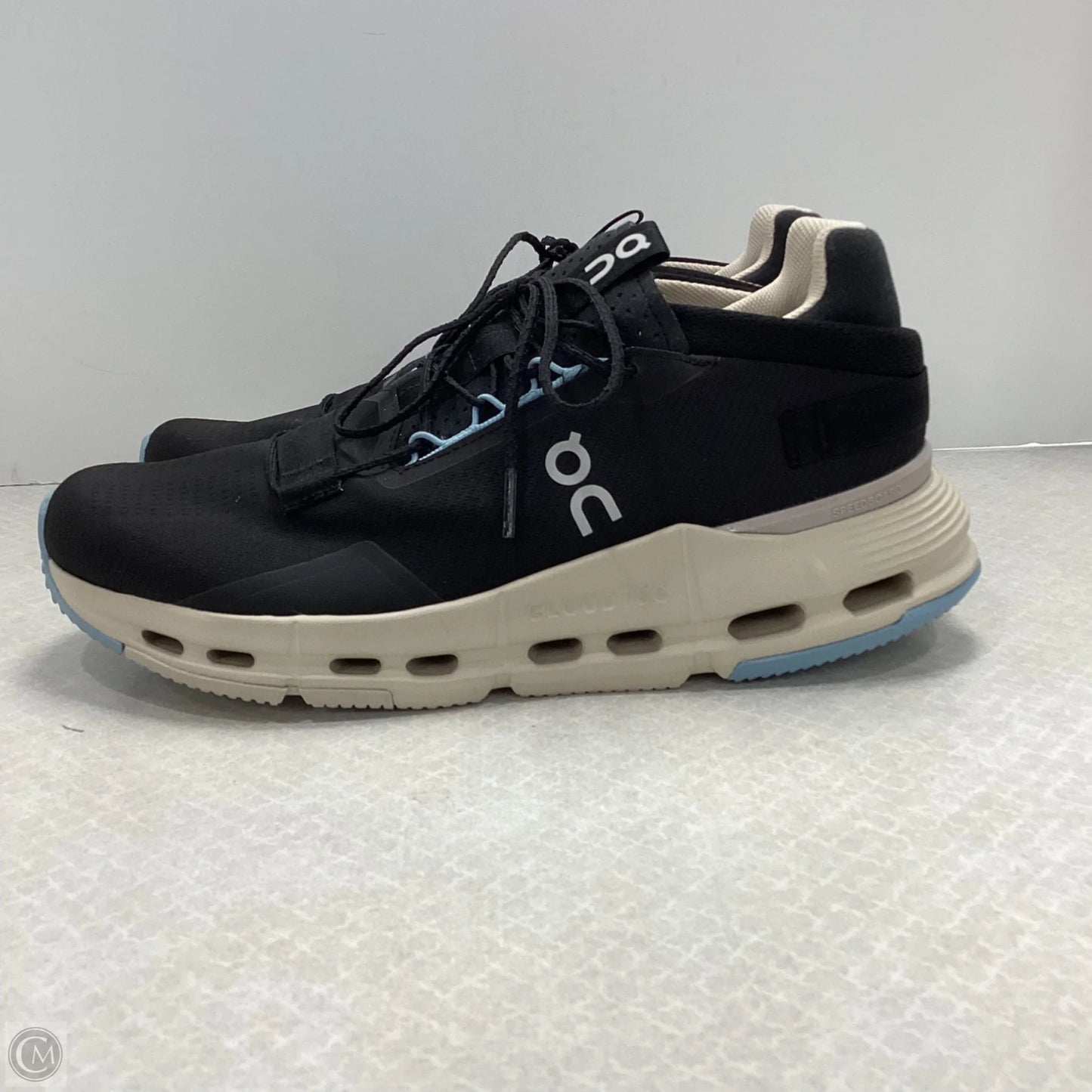 Shoes Athletic By On In Black, Size: 10