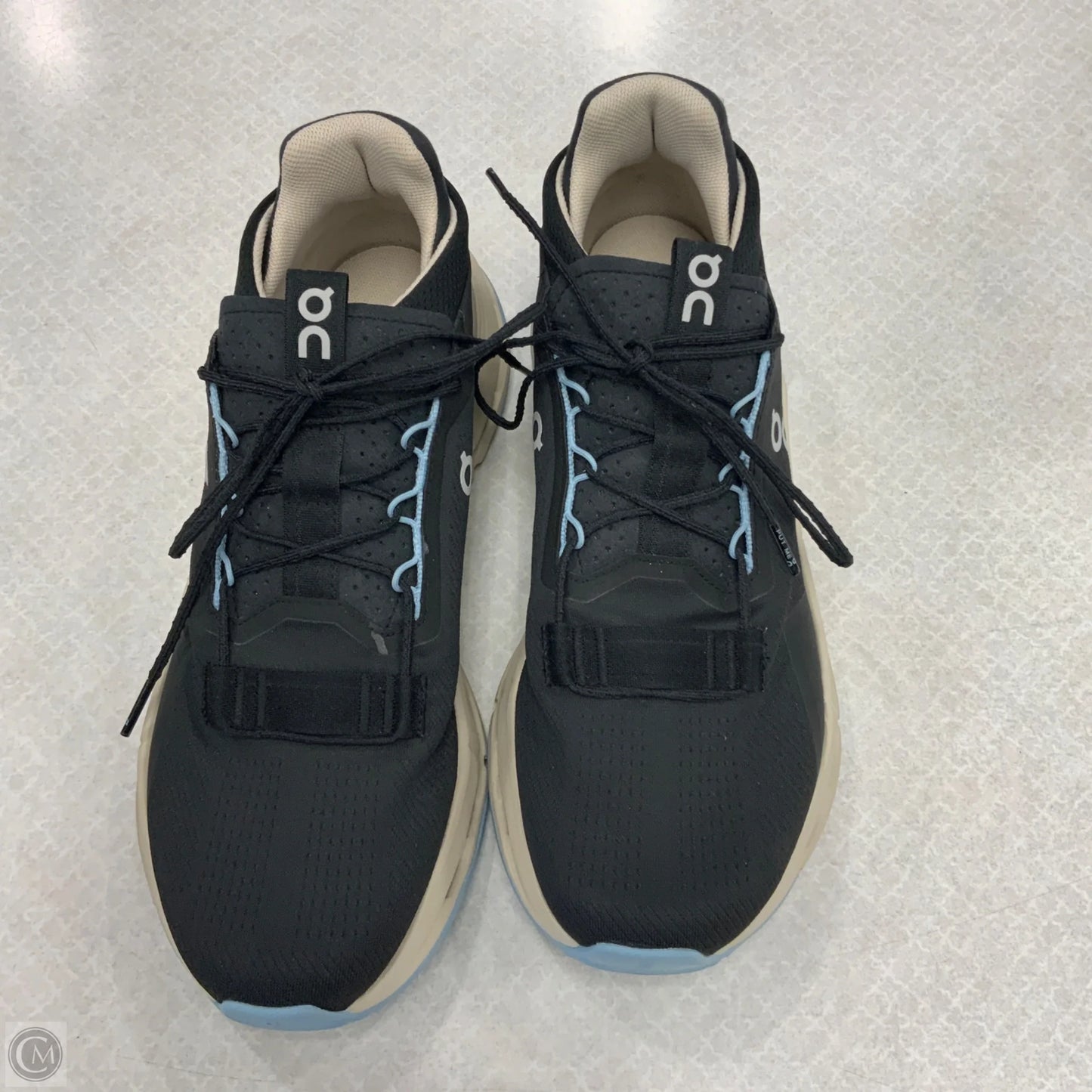 Shoes Athletic By On In Black, Size: 10