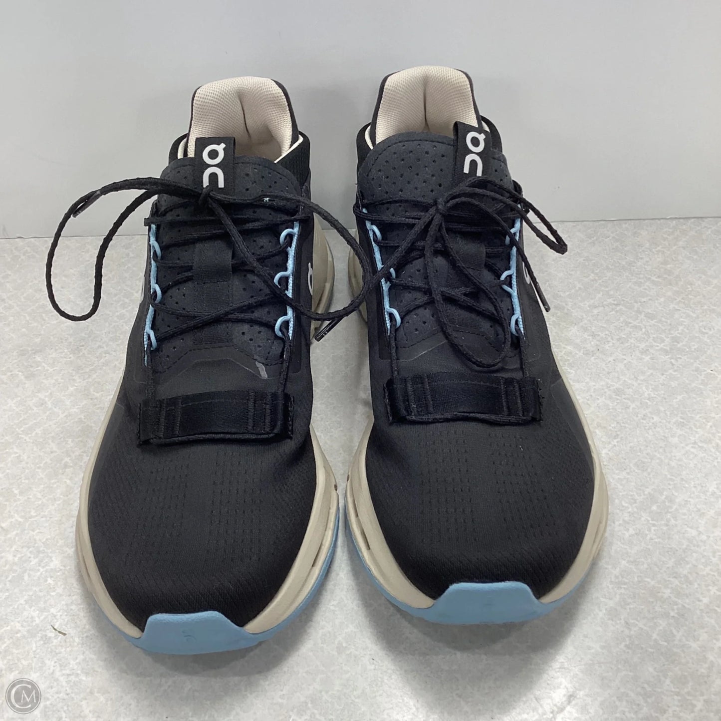 Shoes Athletic By On In Black, Size: 10