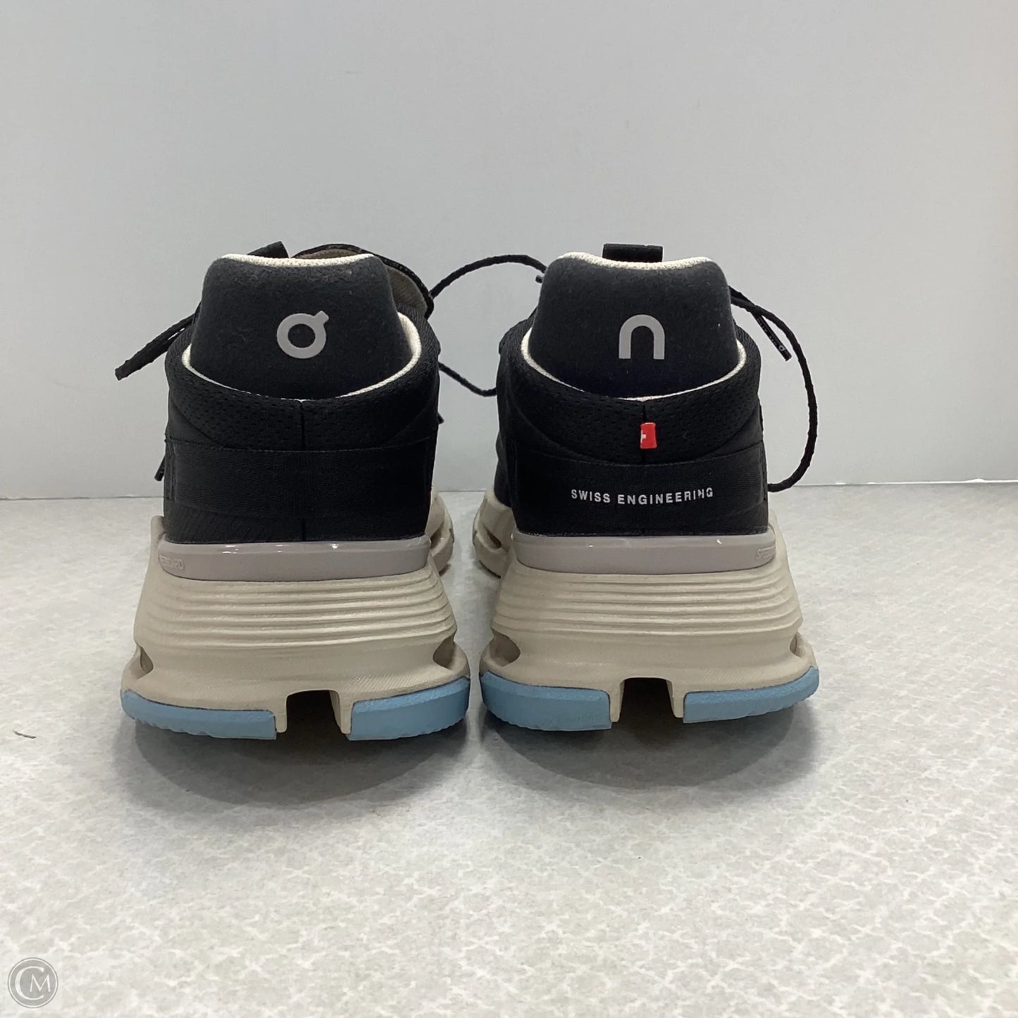 Shoes Athletic By On In Black, Size: 10