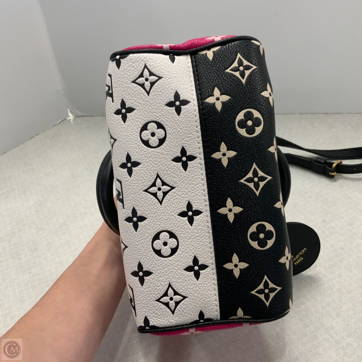 Handbag Luxury Designer By Louis Vuitton, Size: Small
