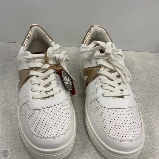 Shoes Sneakers By Mia In White, Size: 9