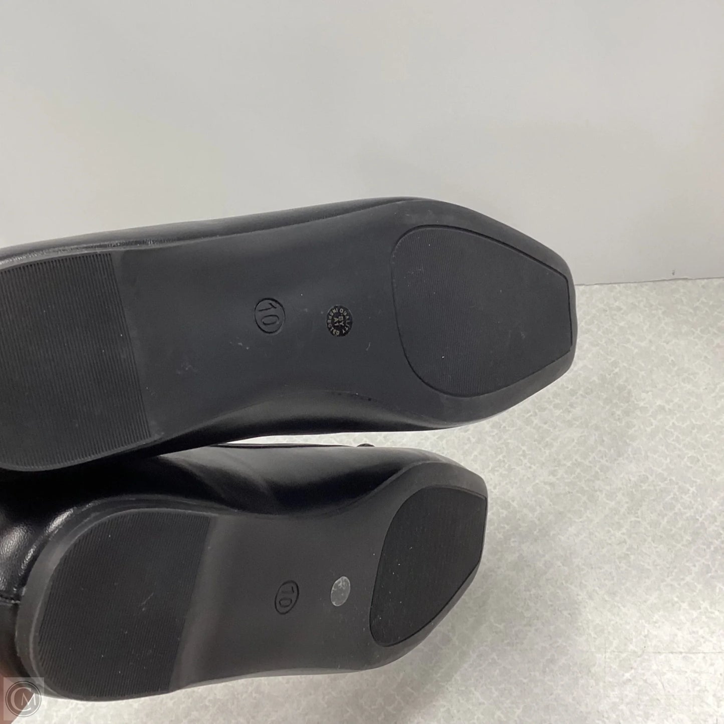 Shoes Flats By Liz Claiborne In Black, Size: 10