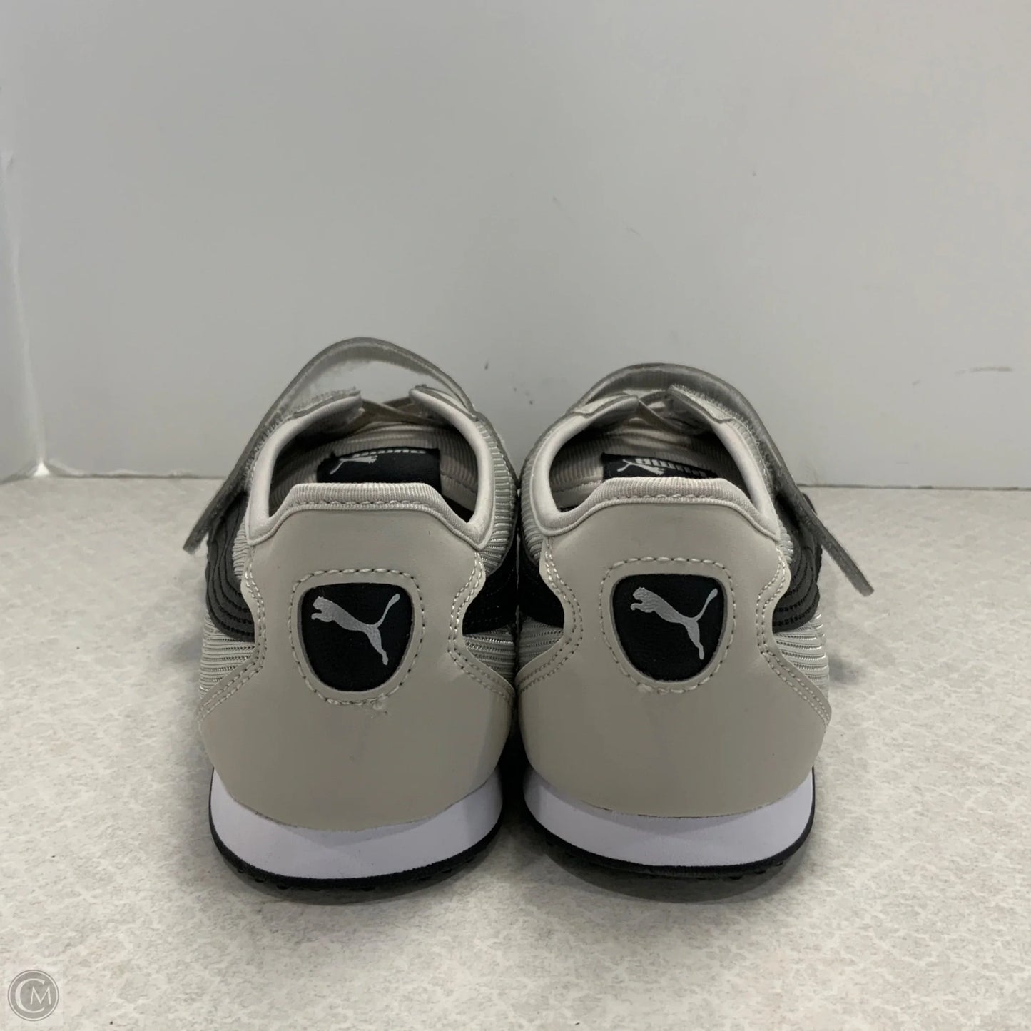 Shoes Sneakers By Puma In Grey, Size: 8.5
