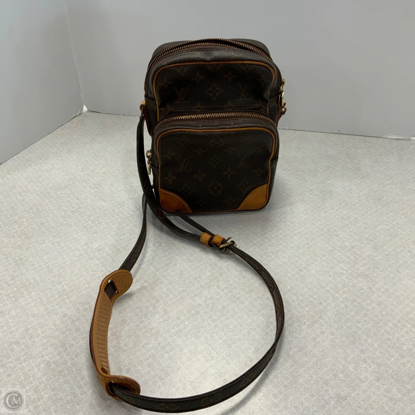 Handbag Luxury Designer By Louis Vuitton, Size: Small