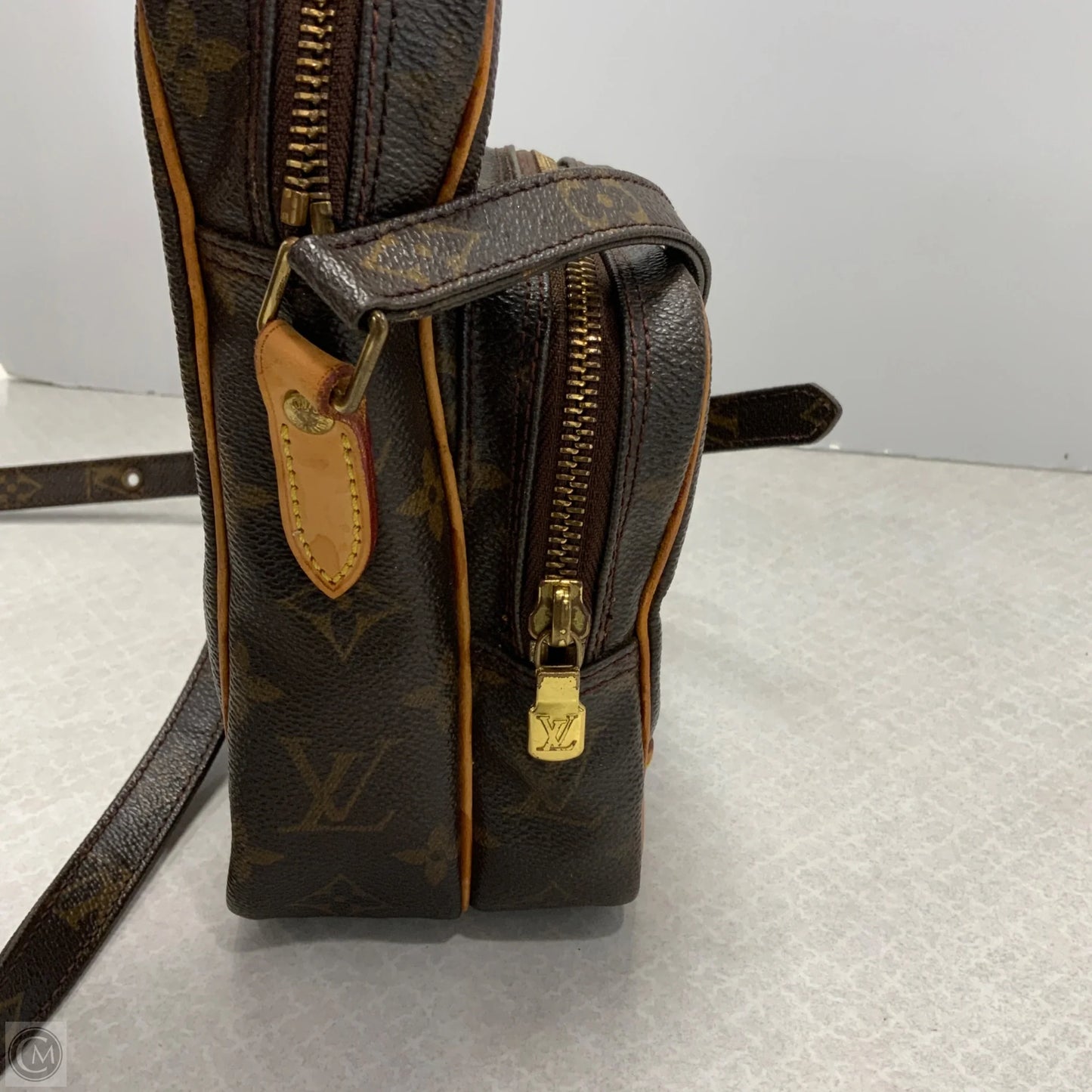 Handbag Luxury Designer By Louis Vuitton, Size: Small