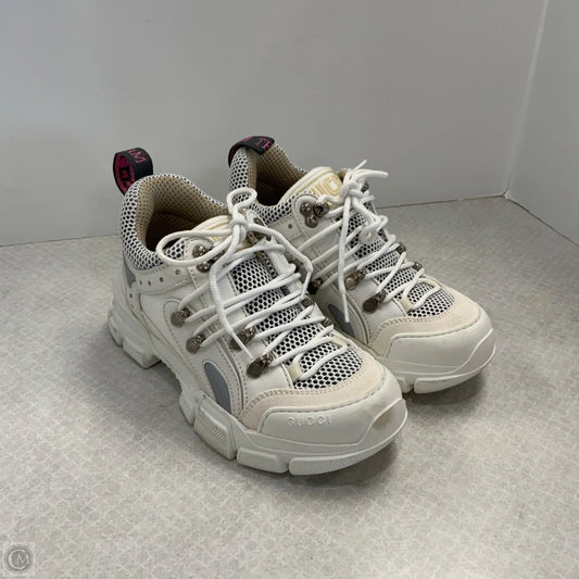 Shoes Luxury Designer By Gucci In White, Size: 5.5