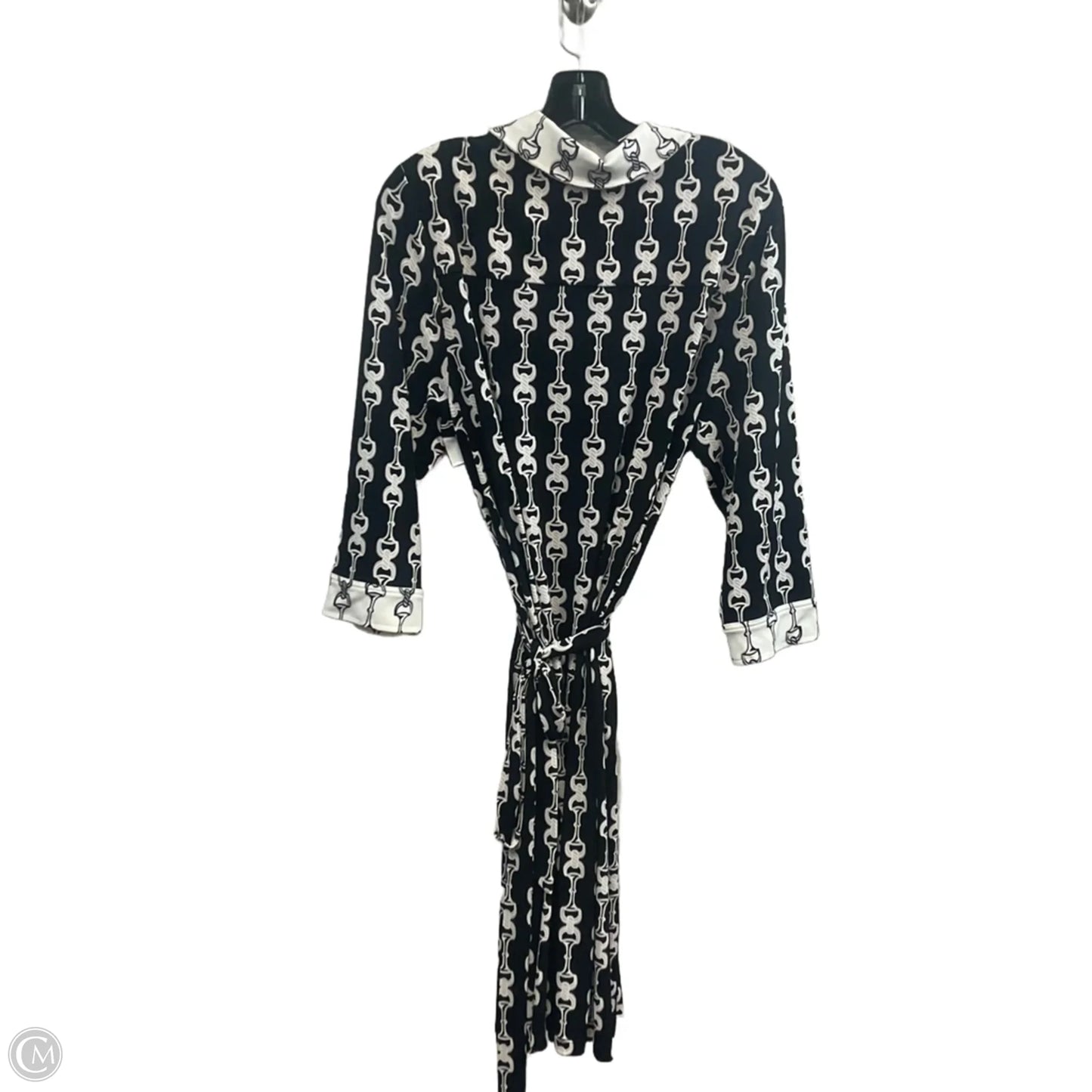 Dress Casual Short By Chicos In Black & White, Size: L