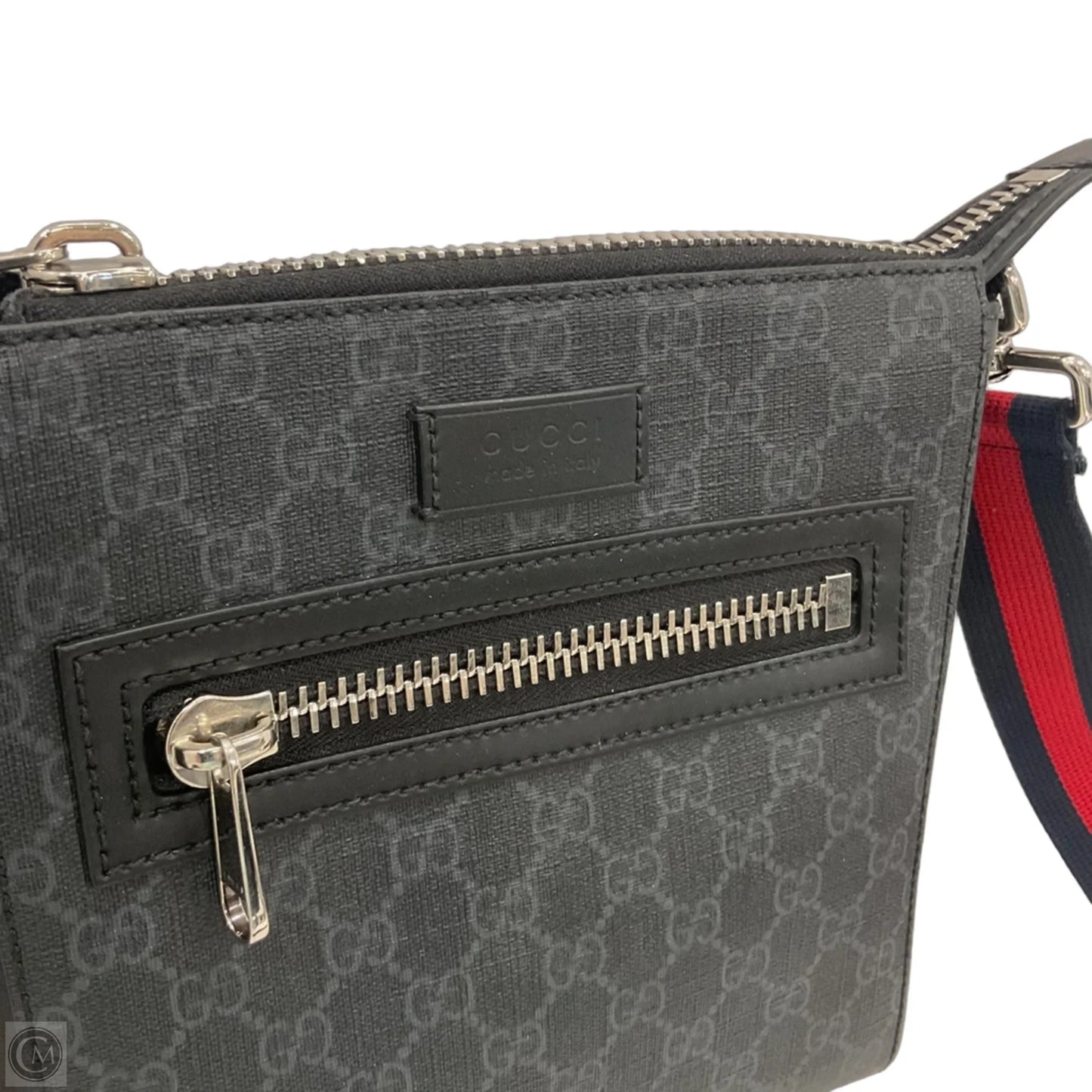 Crossbody Luxury Designer By Gucci, Size: Medium