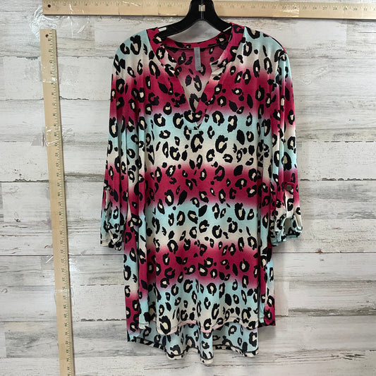 Top Short Sleeve By Honeyme In Animal Print, Size: Xl